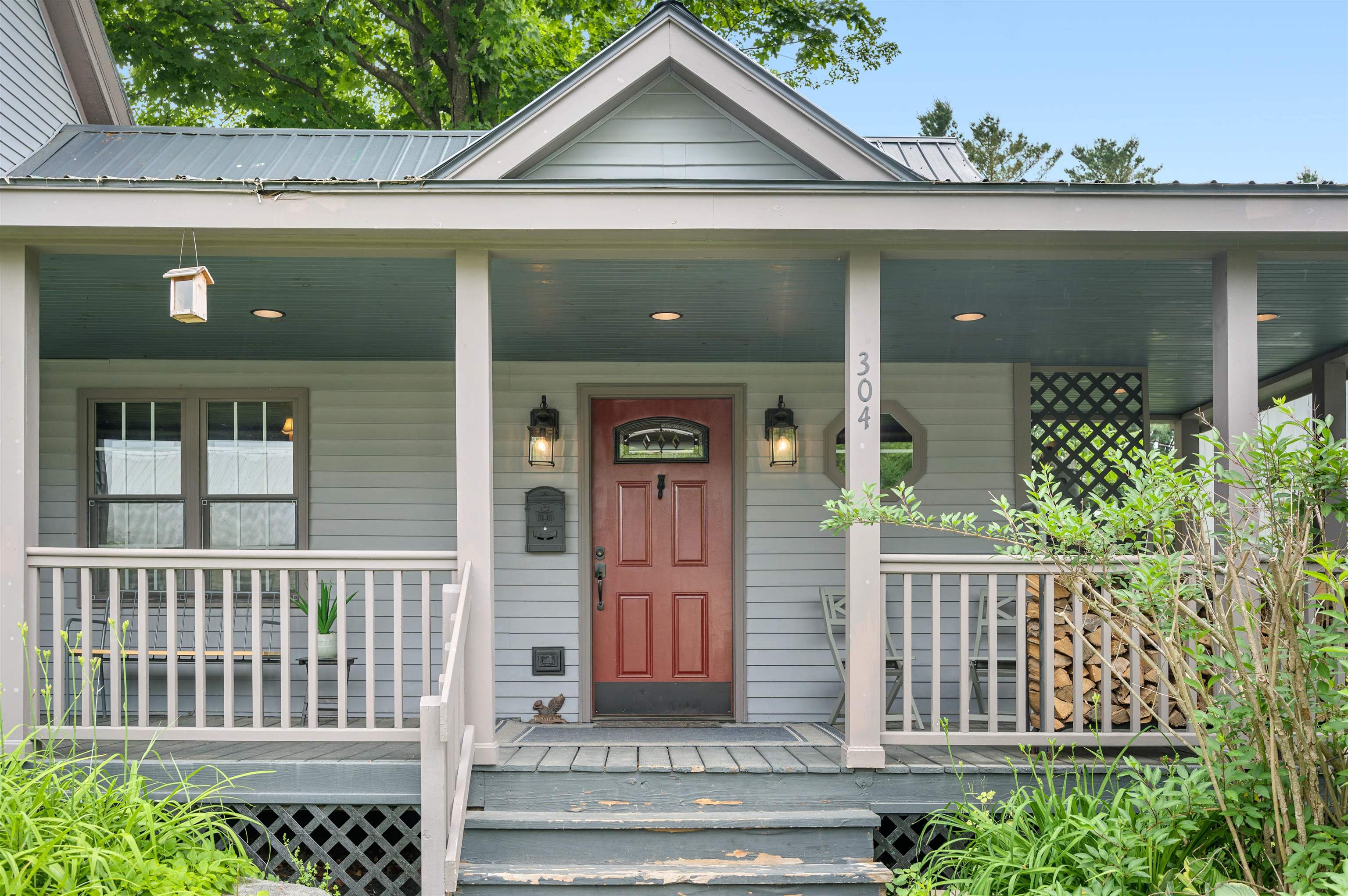 304 Wall Street Property Photo 1