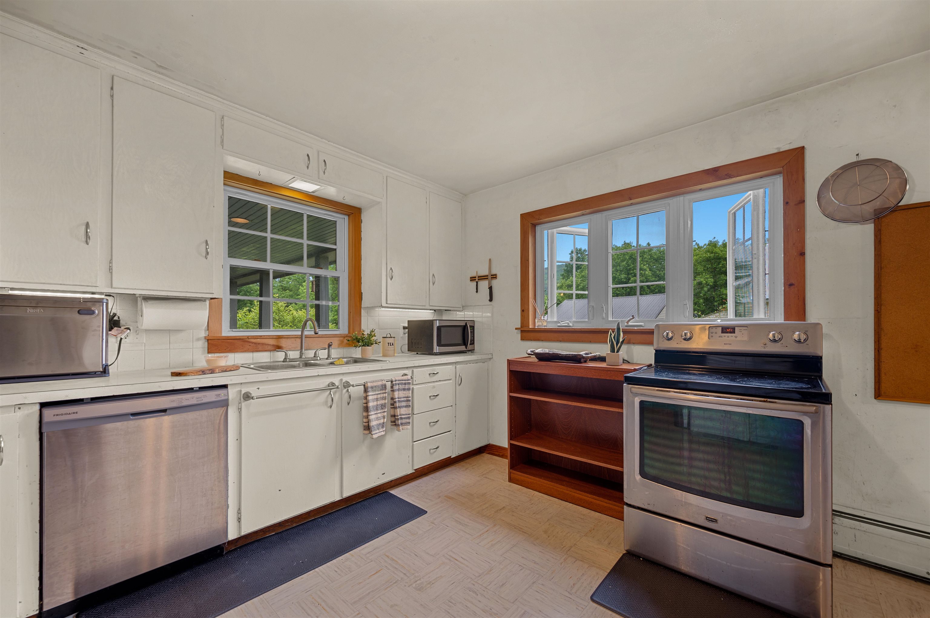 304 Wall Street Property Photo 15