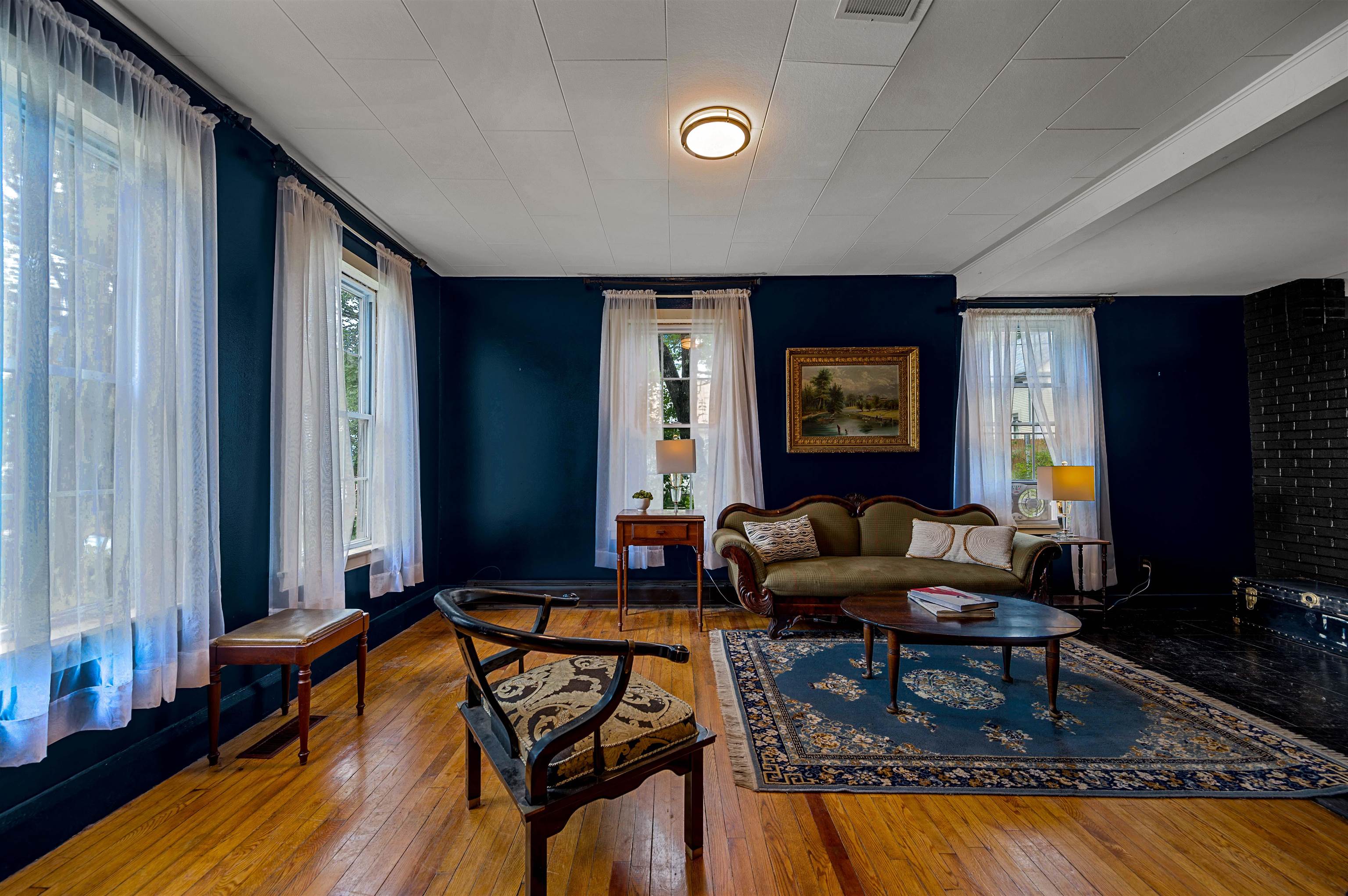 304 Wall Street Property Photo 17