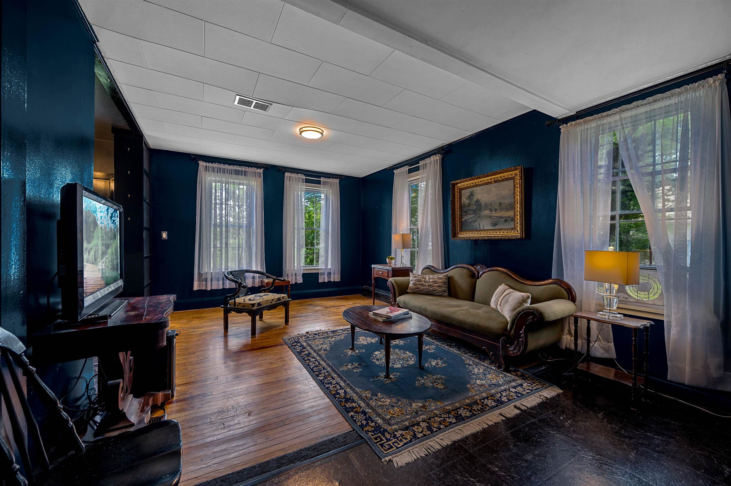304 Wall Street Property Photo 22