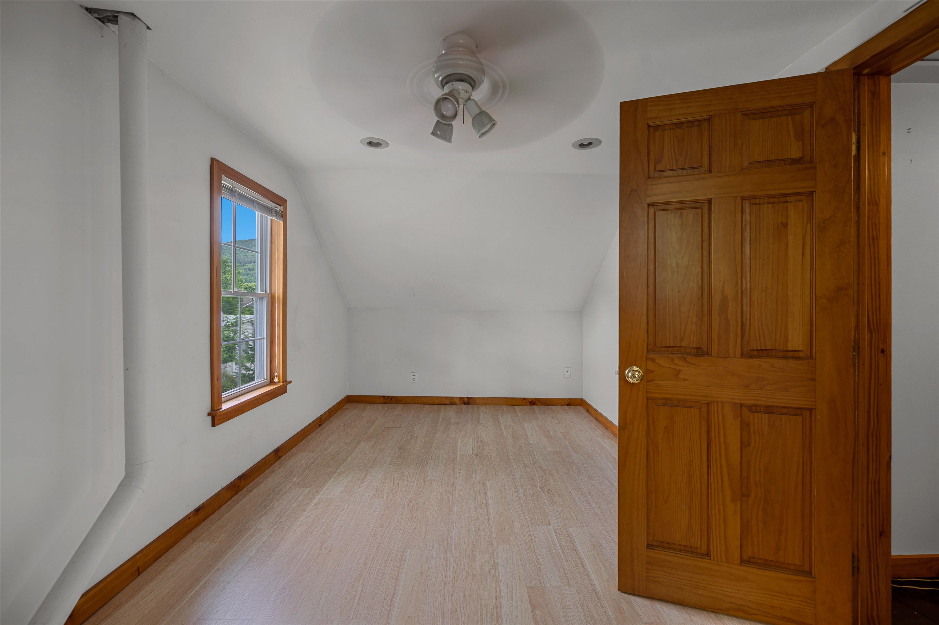 304 Wall Street Property Photo 33