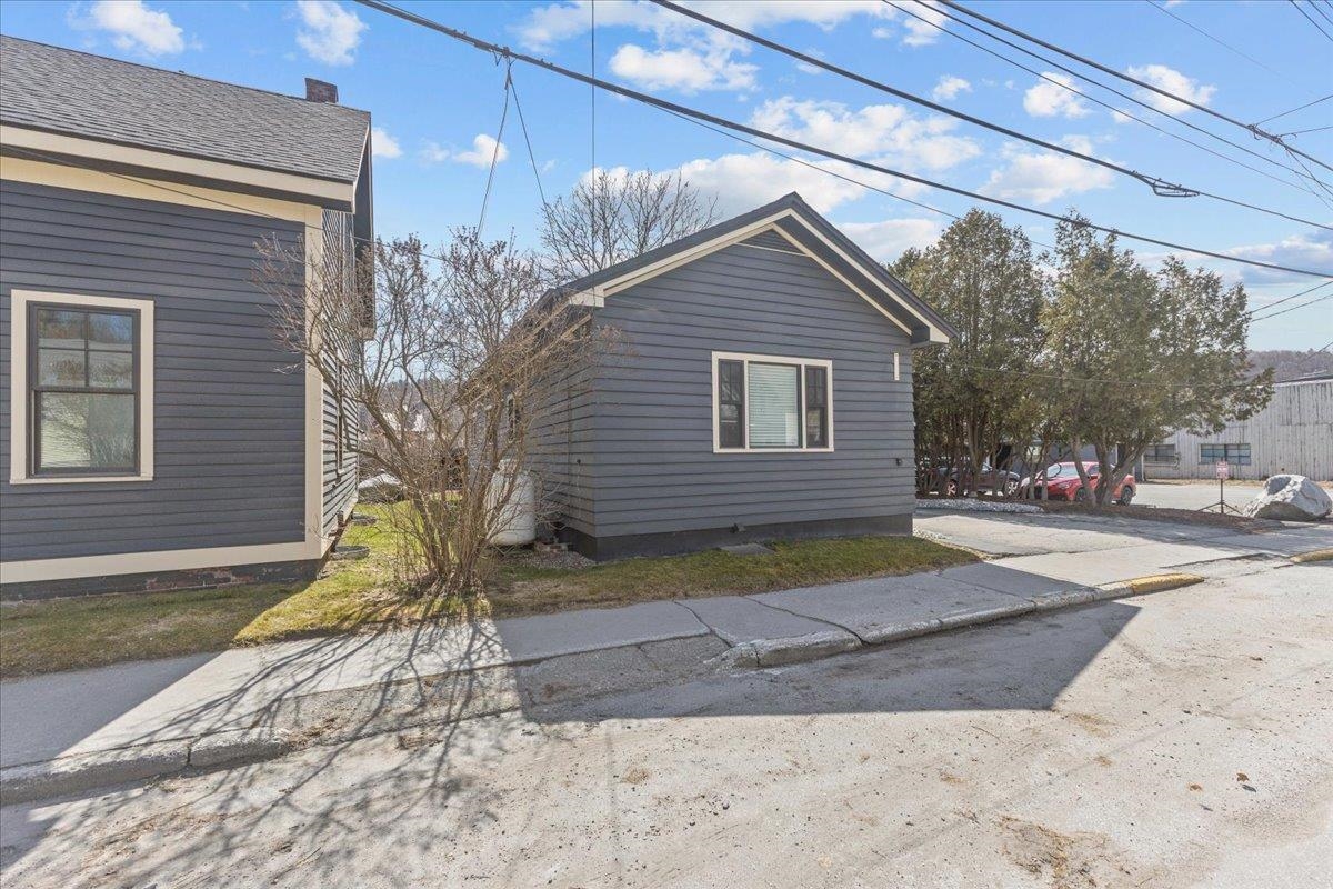 160 Seminary Street Property Photo 3
