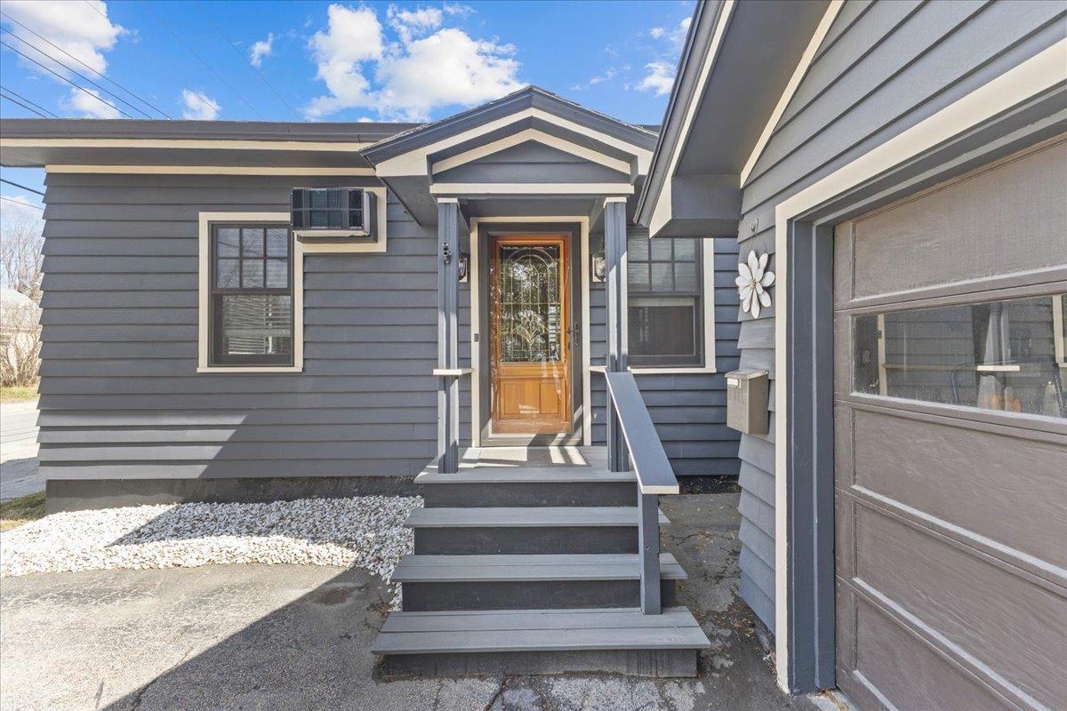 160 Seminary Street Property Photo 4