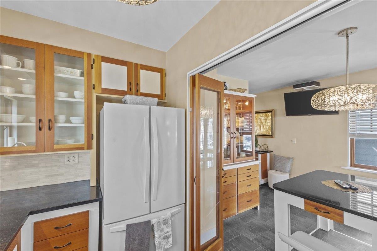160 Seminary Street Property Photo 12