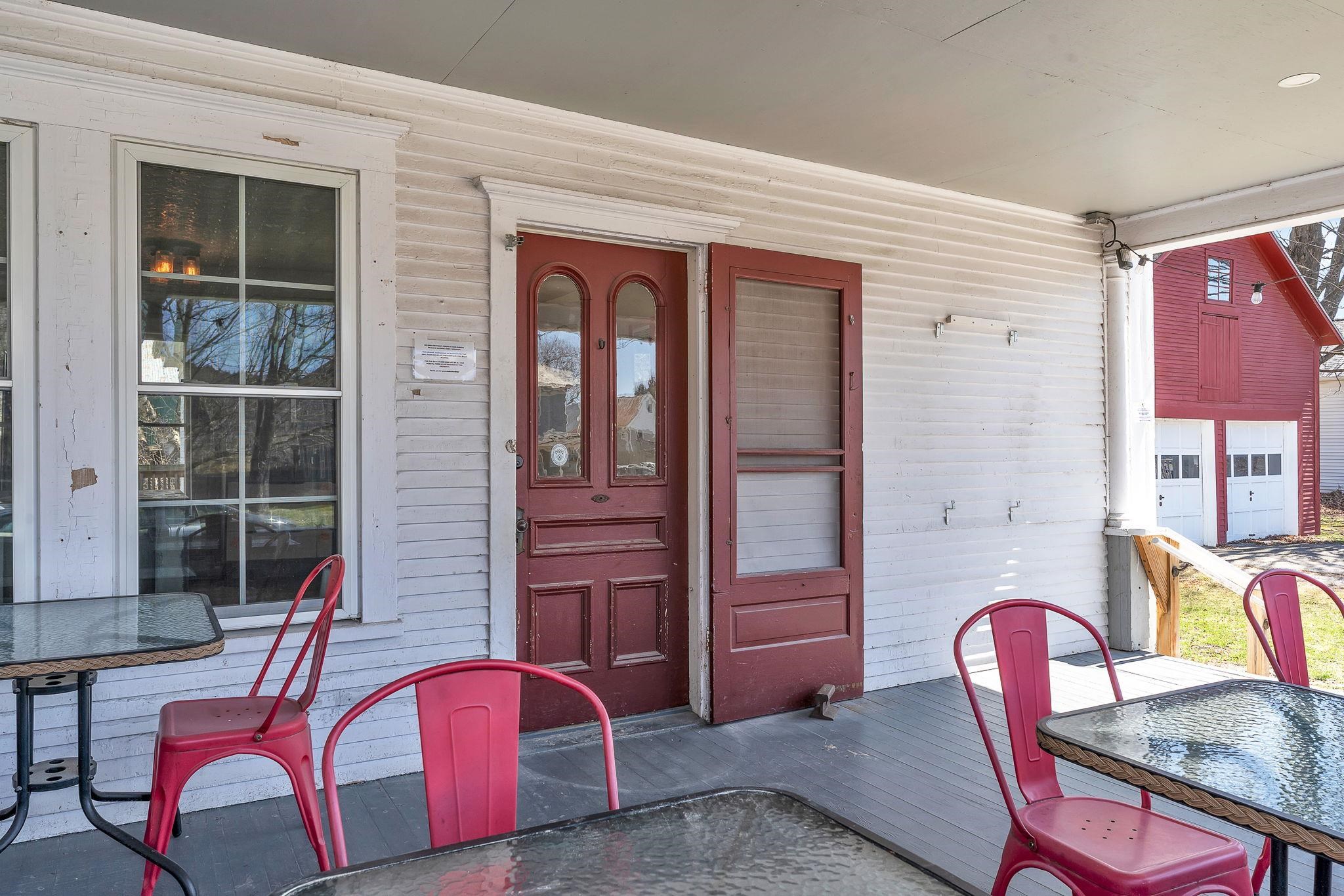 208 Main Street Property Photo 9