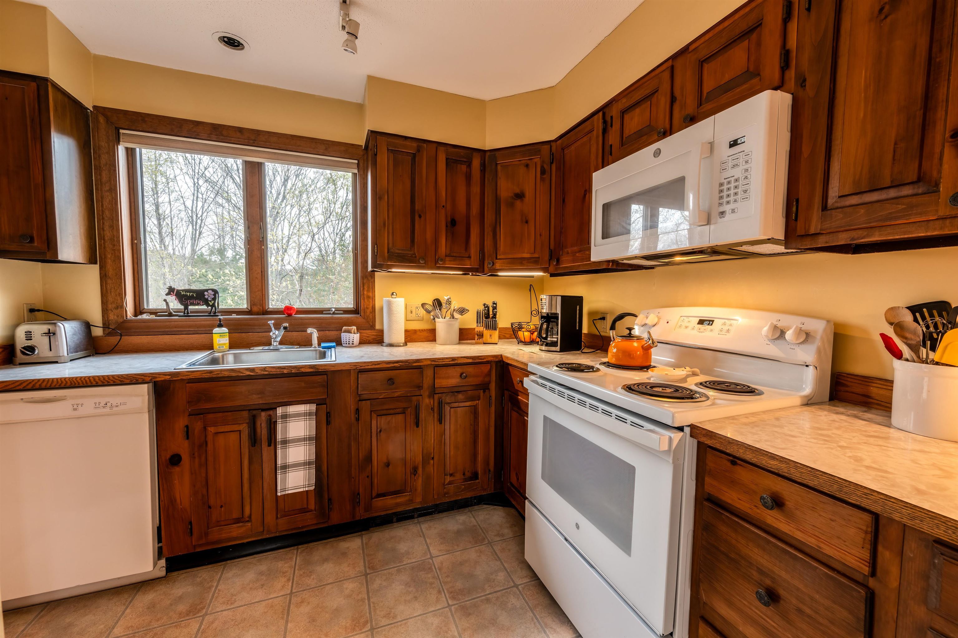 355 Lyman Batcheller Road Property Photo 12