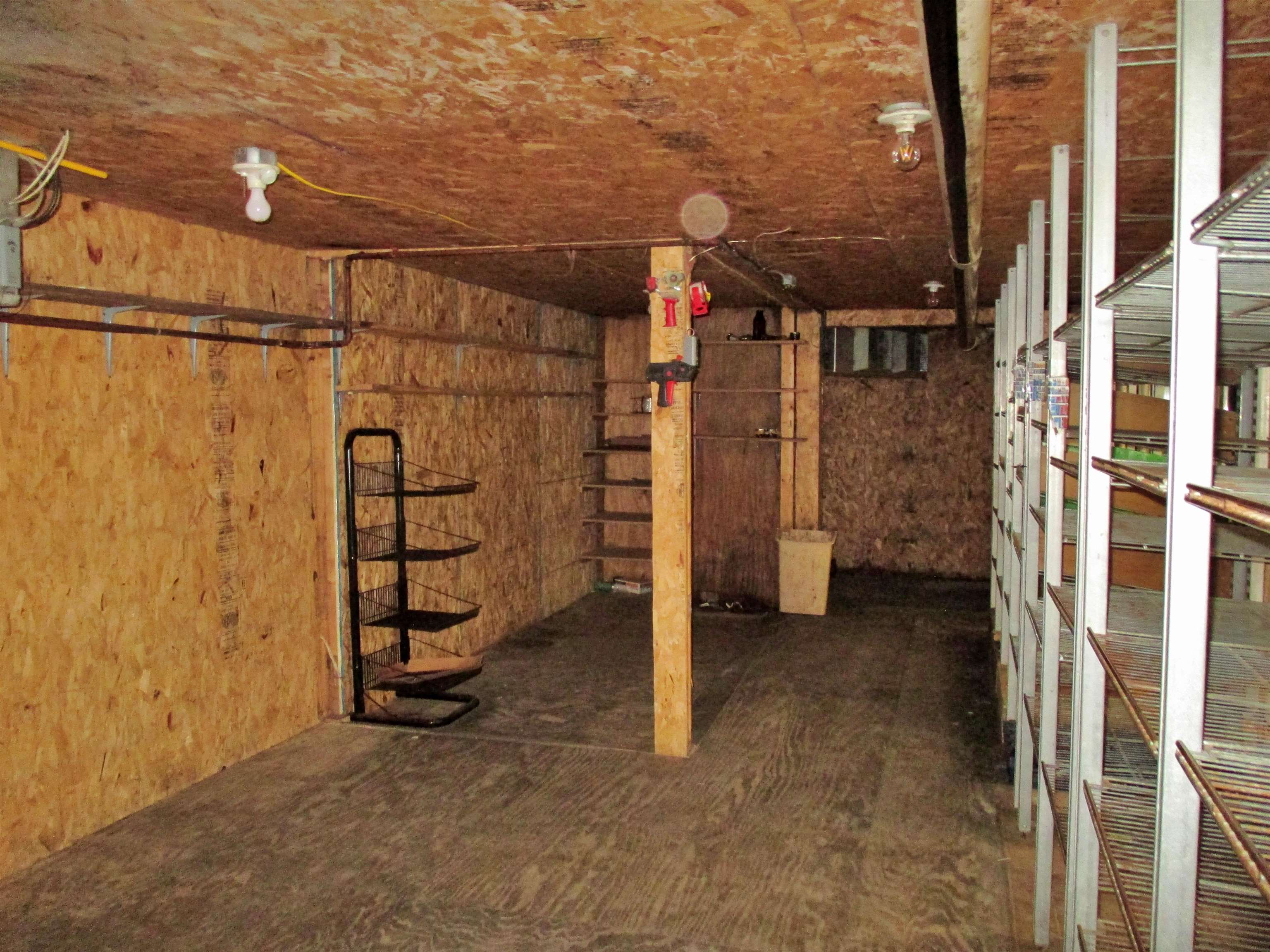 645 Evansville Road Property Photo 18
