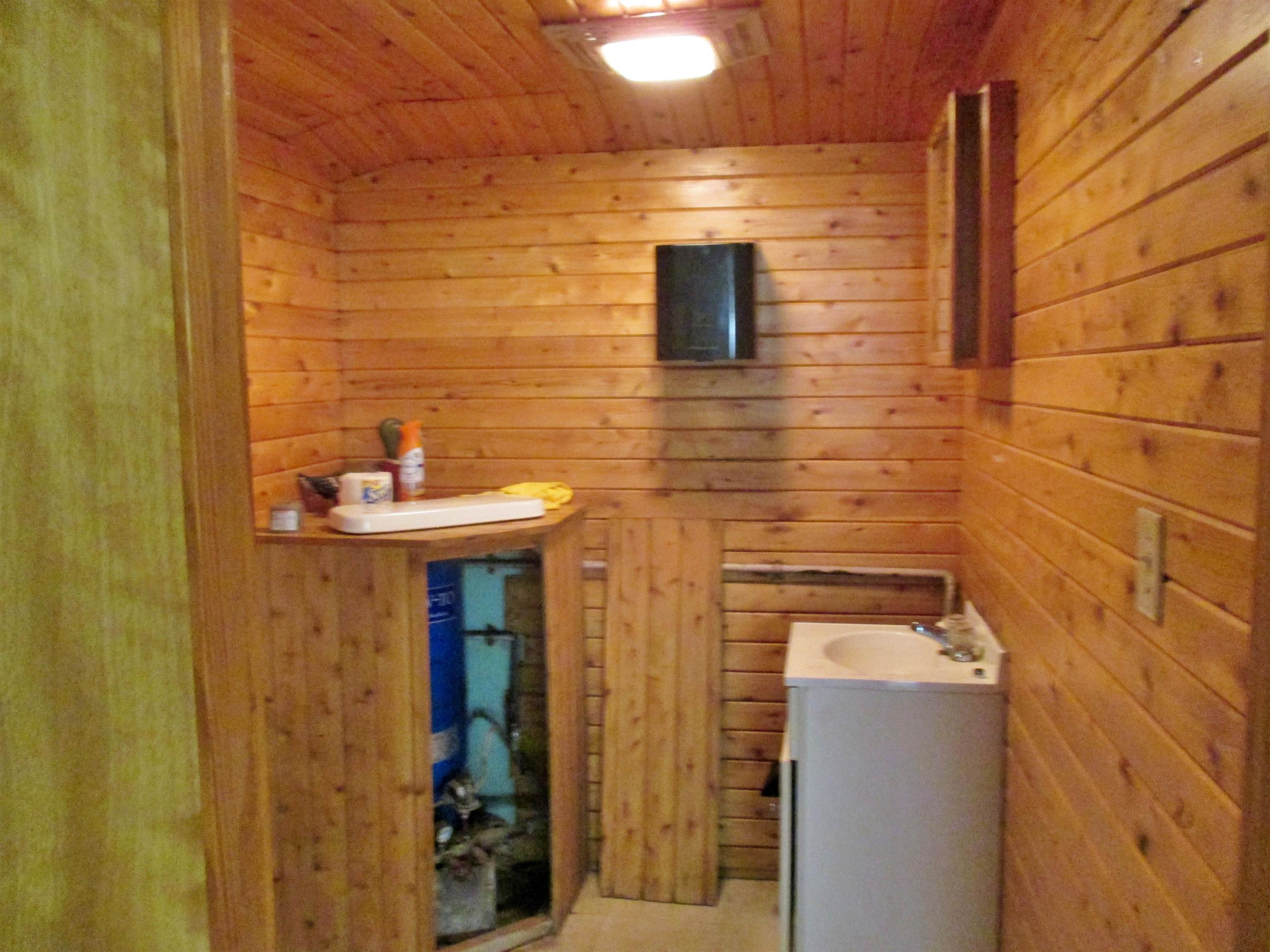 645 Evansville Road Property Photo 21