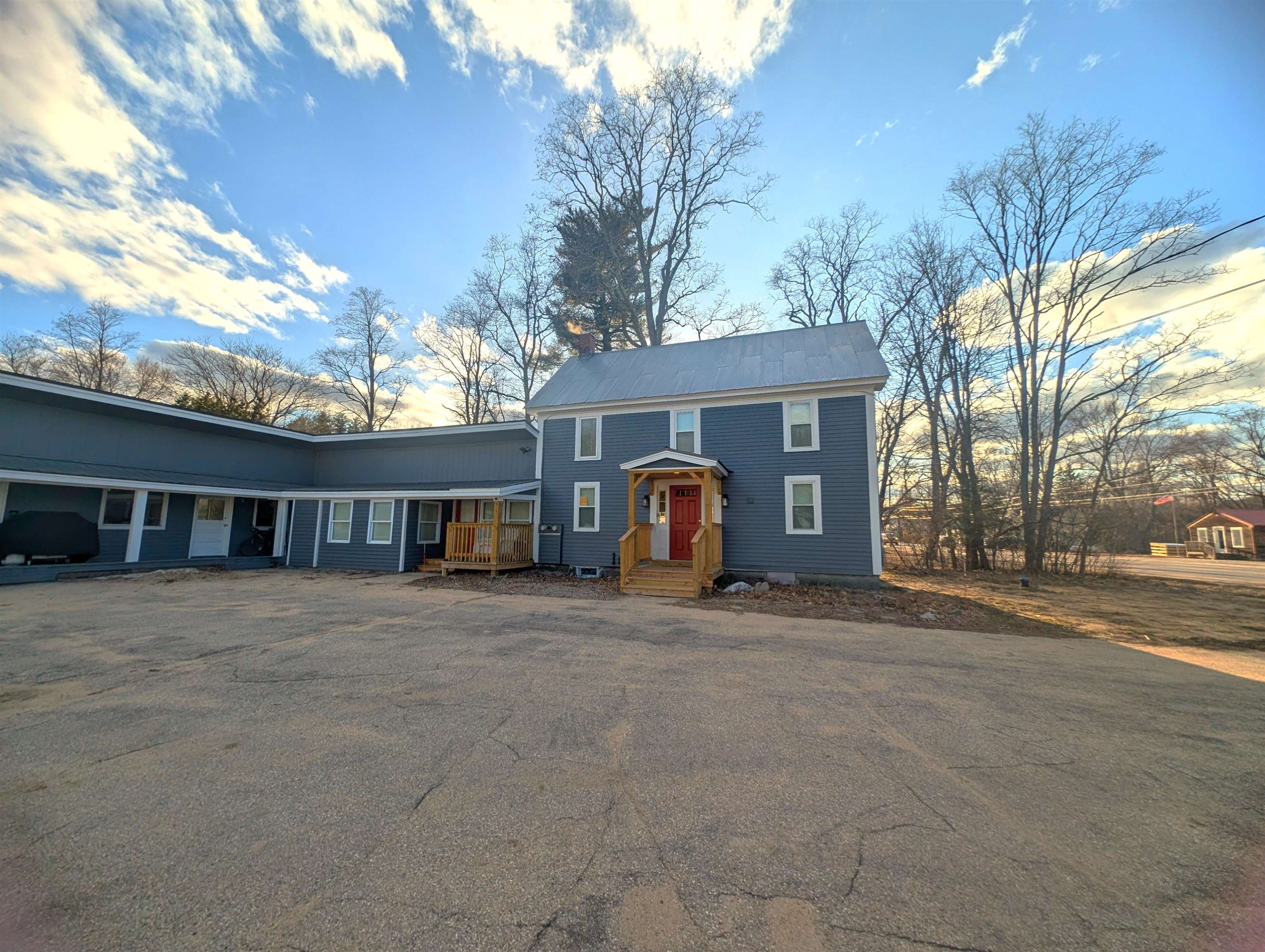 1707 East Main Street Property Photo 1