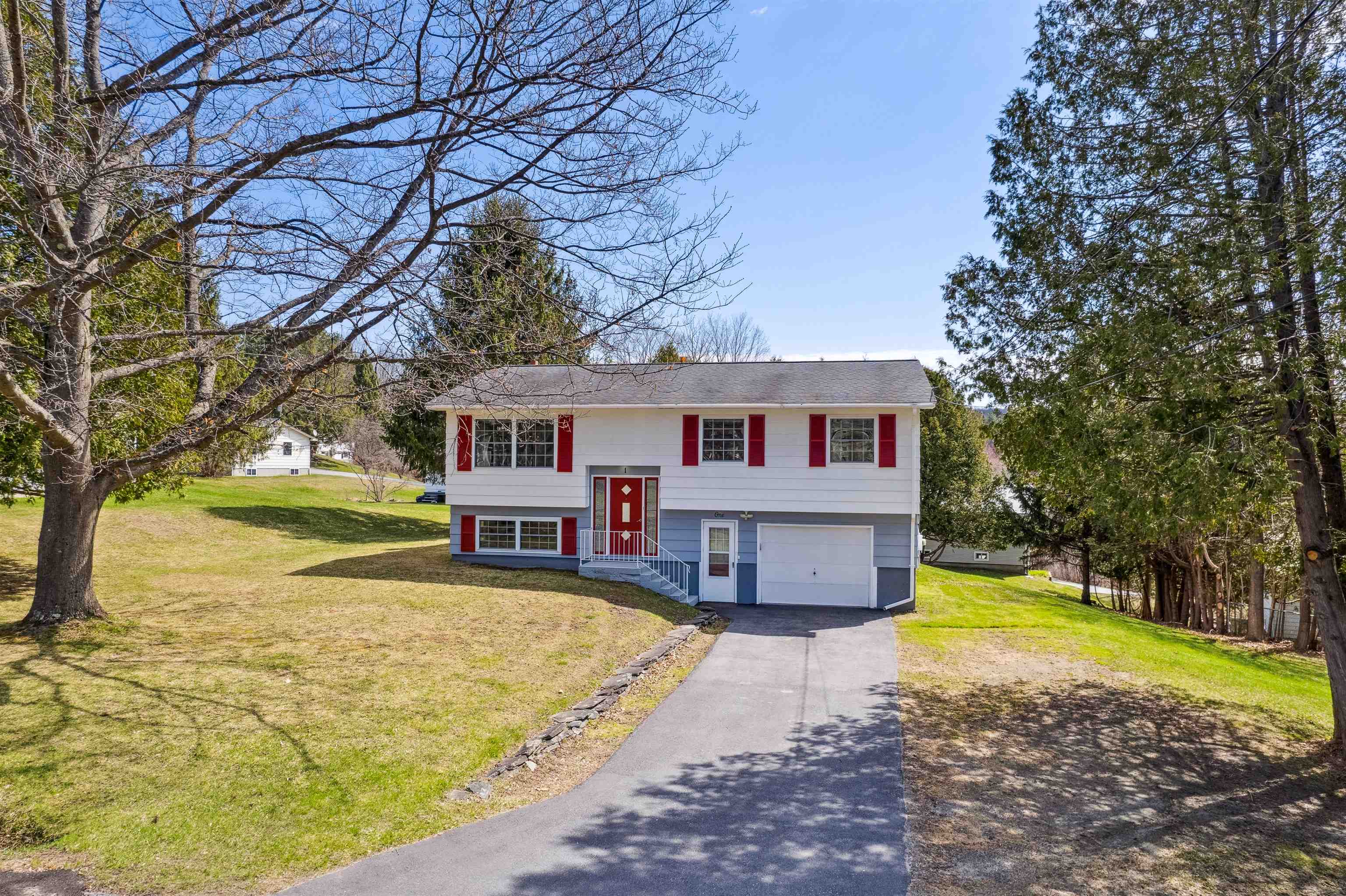 1 Grace Avenue Property Photo 1