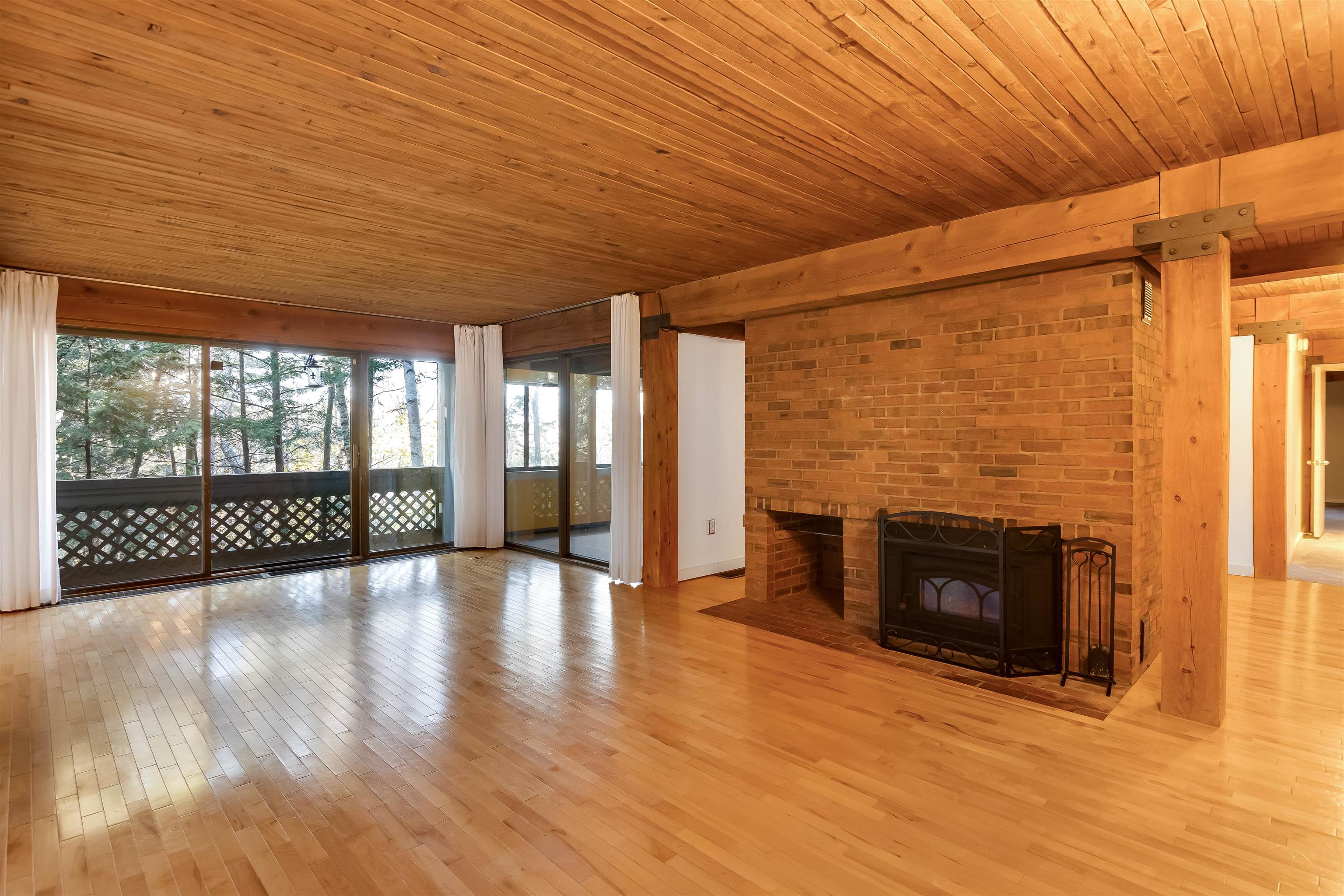 122 Redrock Drive Property Photo 4