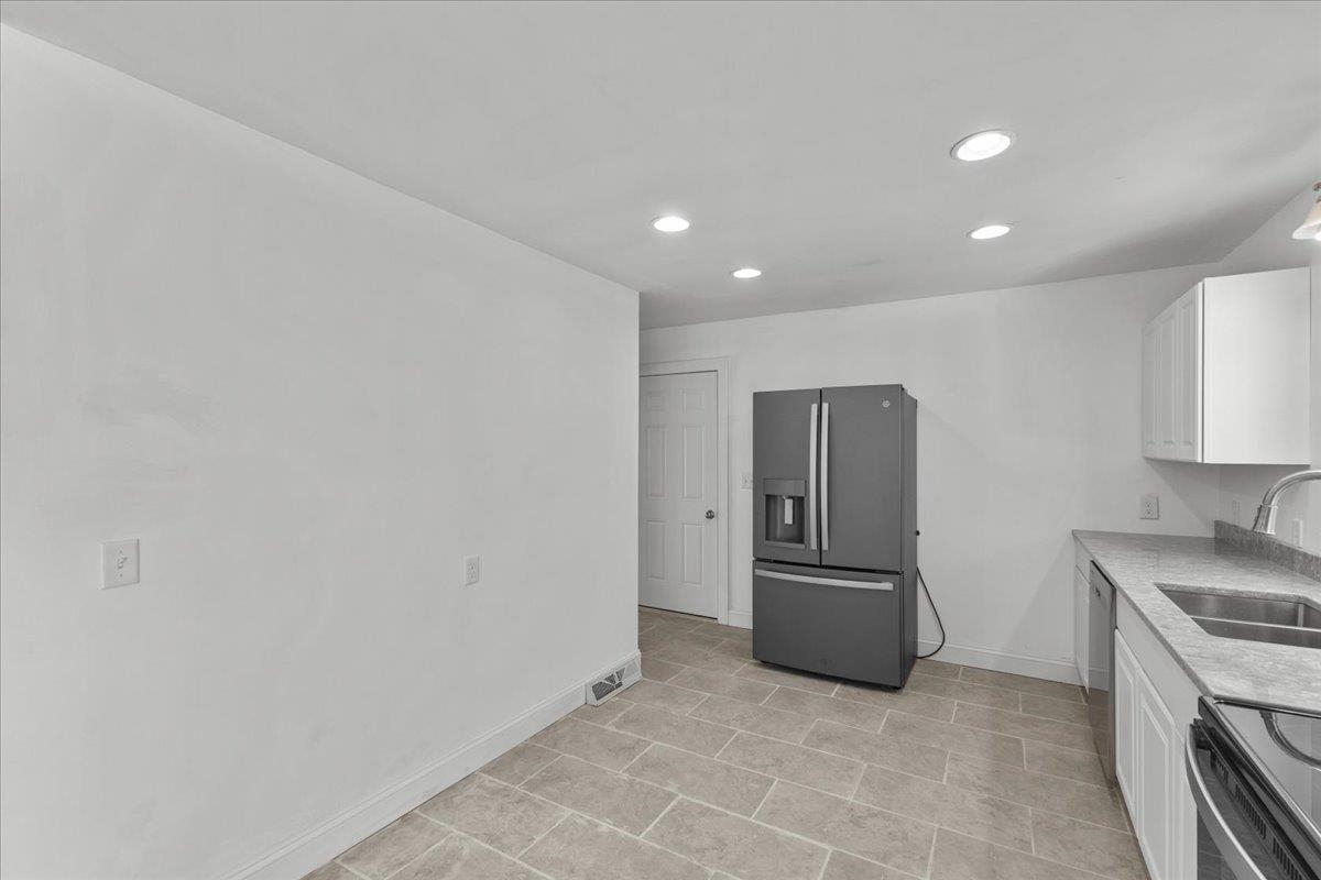 11 Duchess Avenue Property Photo 10