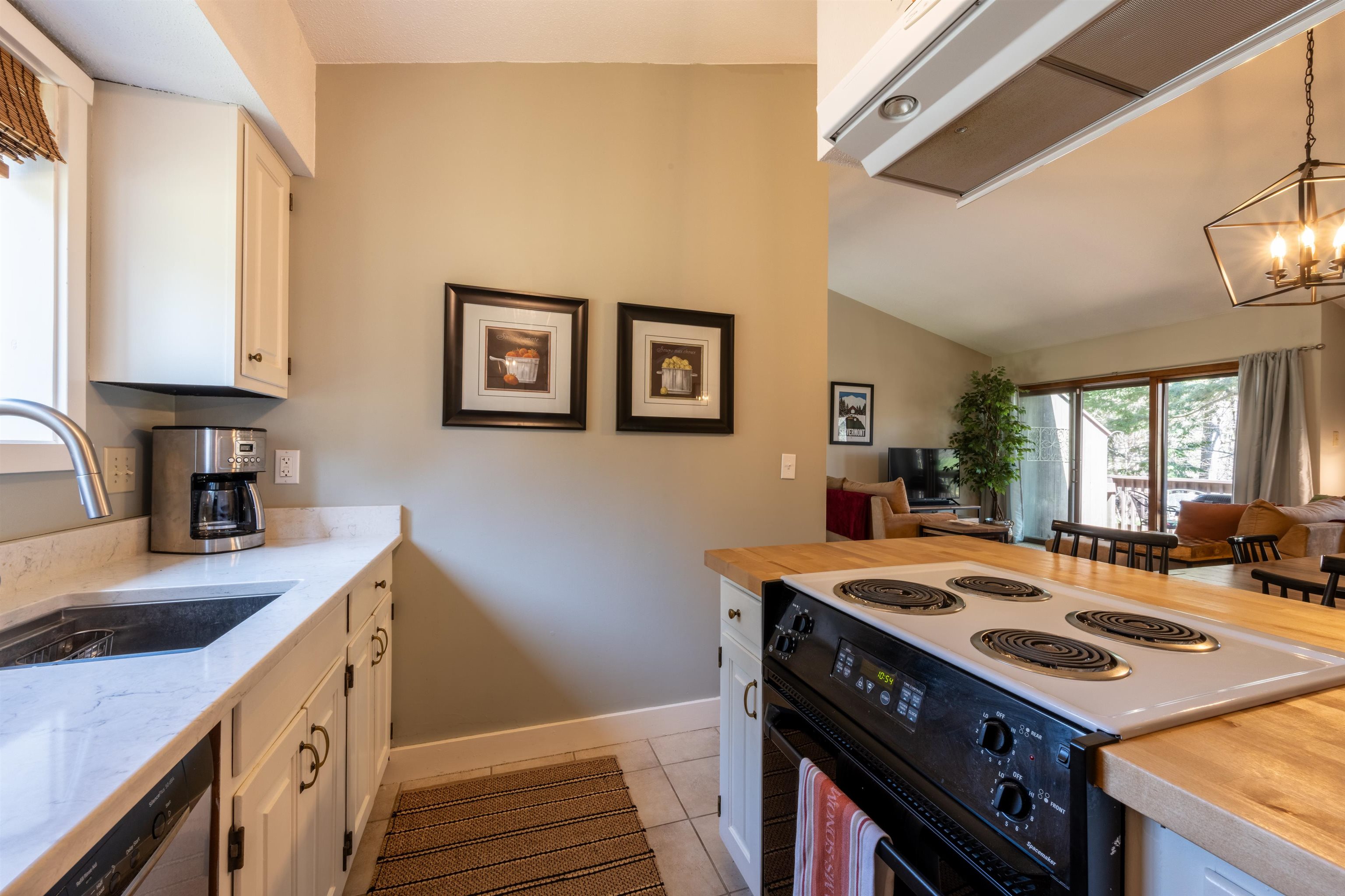 383 Old Quechee Road Property Photo 16