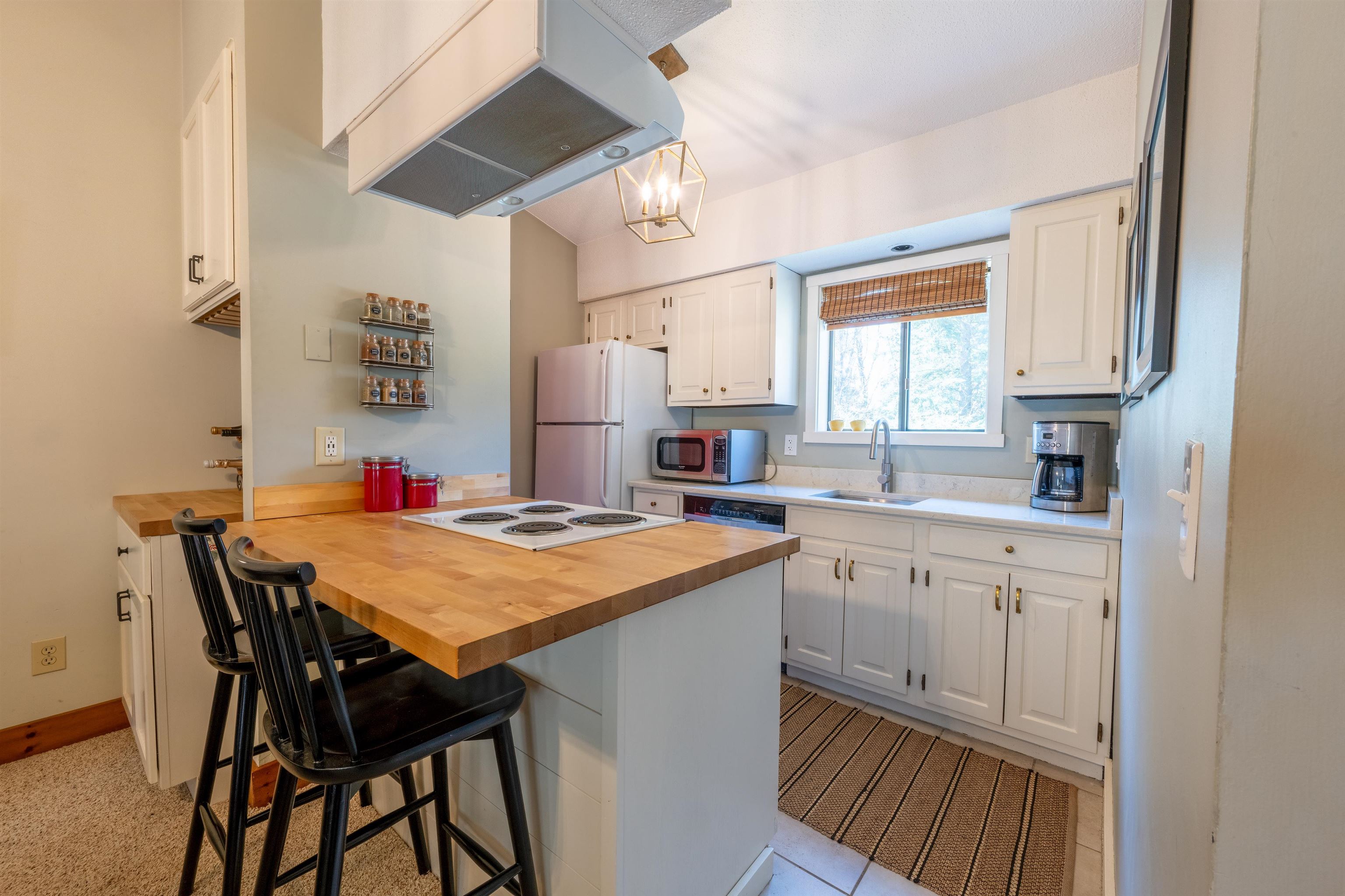 383 Old Quechee Road Property Photo 17