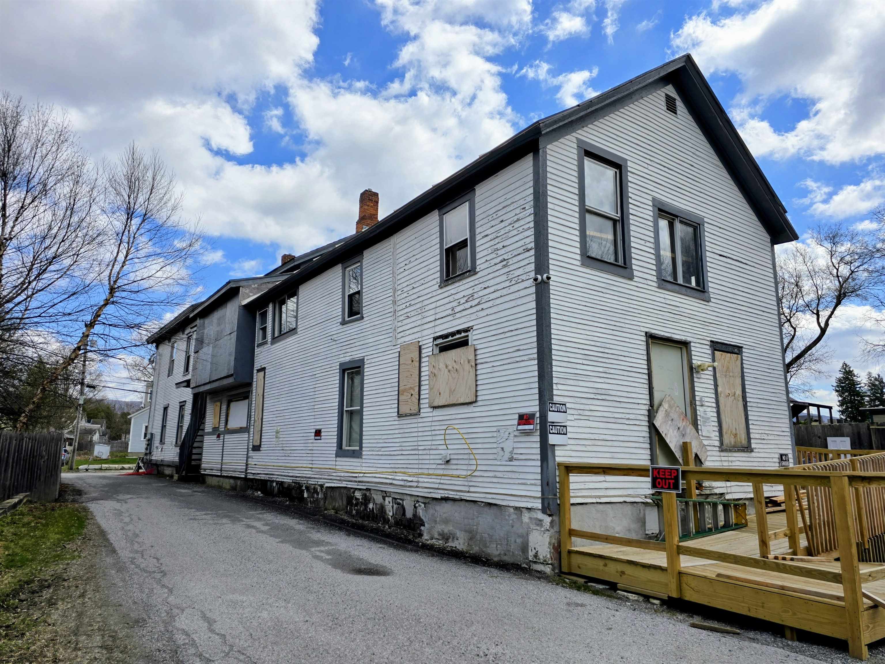 135 Grove Street Property Photo 4