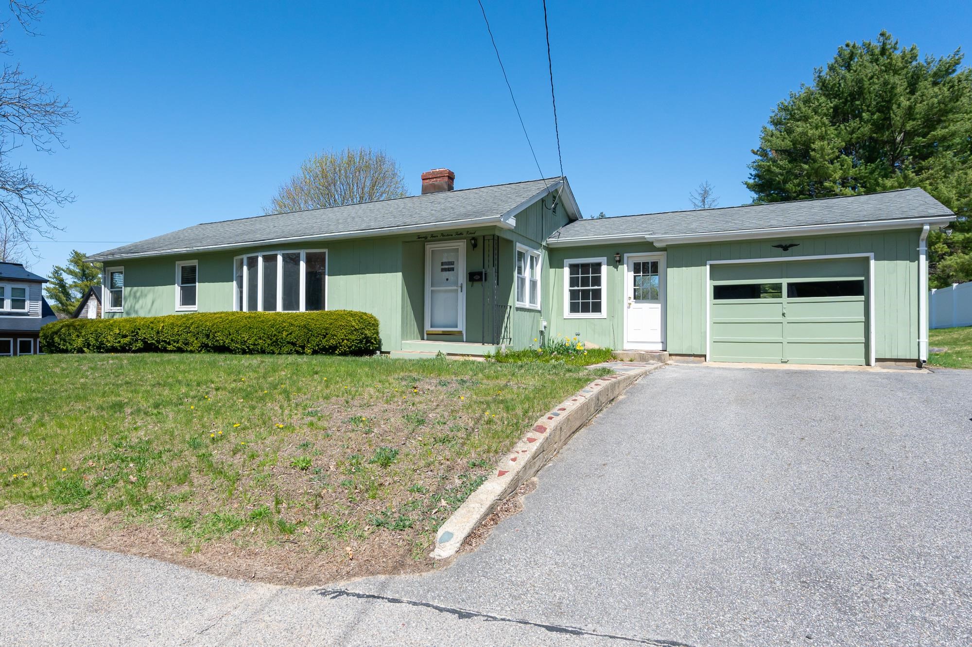 24 Packers Falls Road Property Photo 1