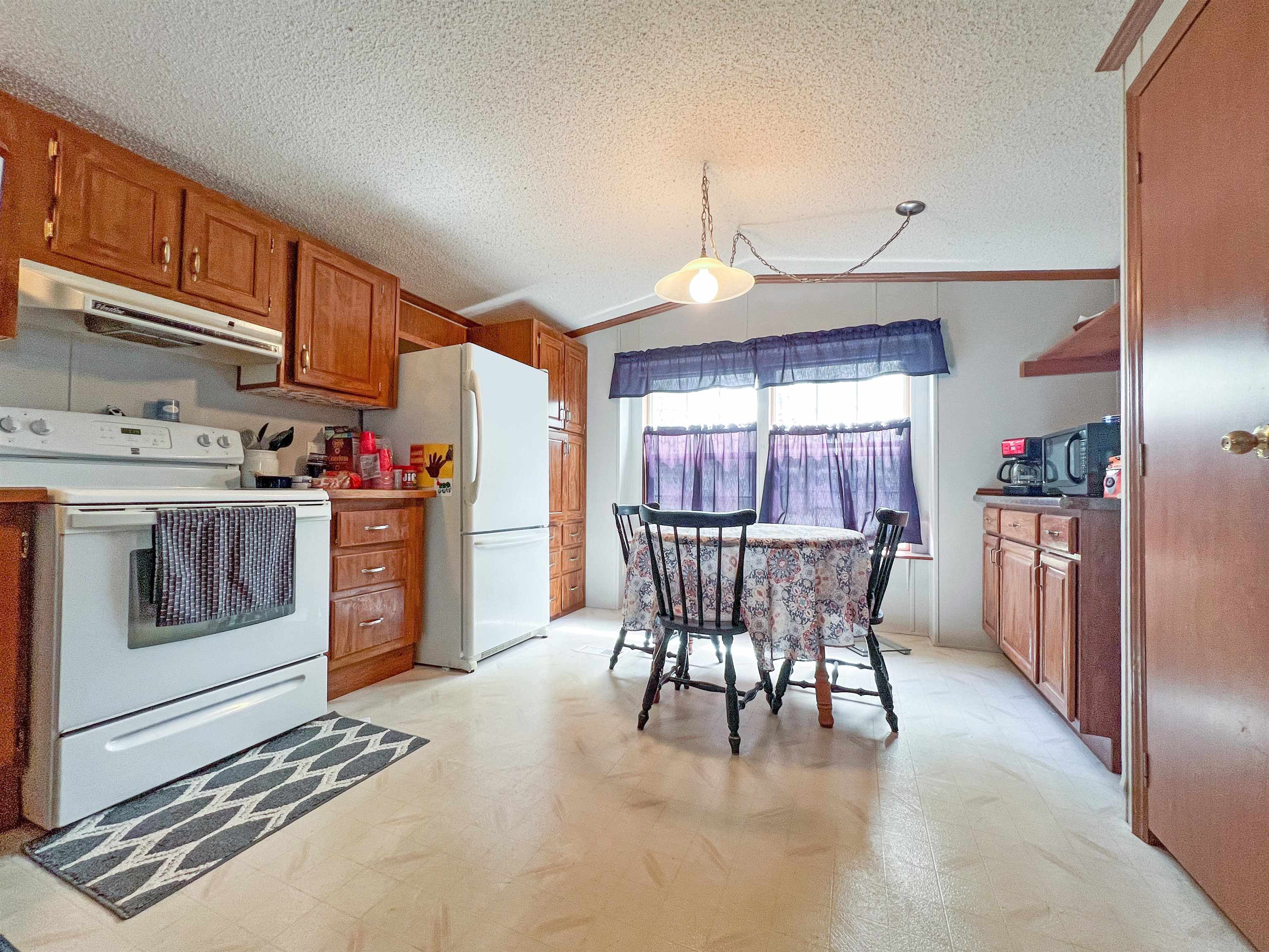 10 Marc Avenue Property Photo 8