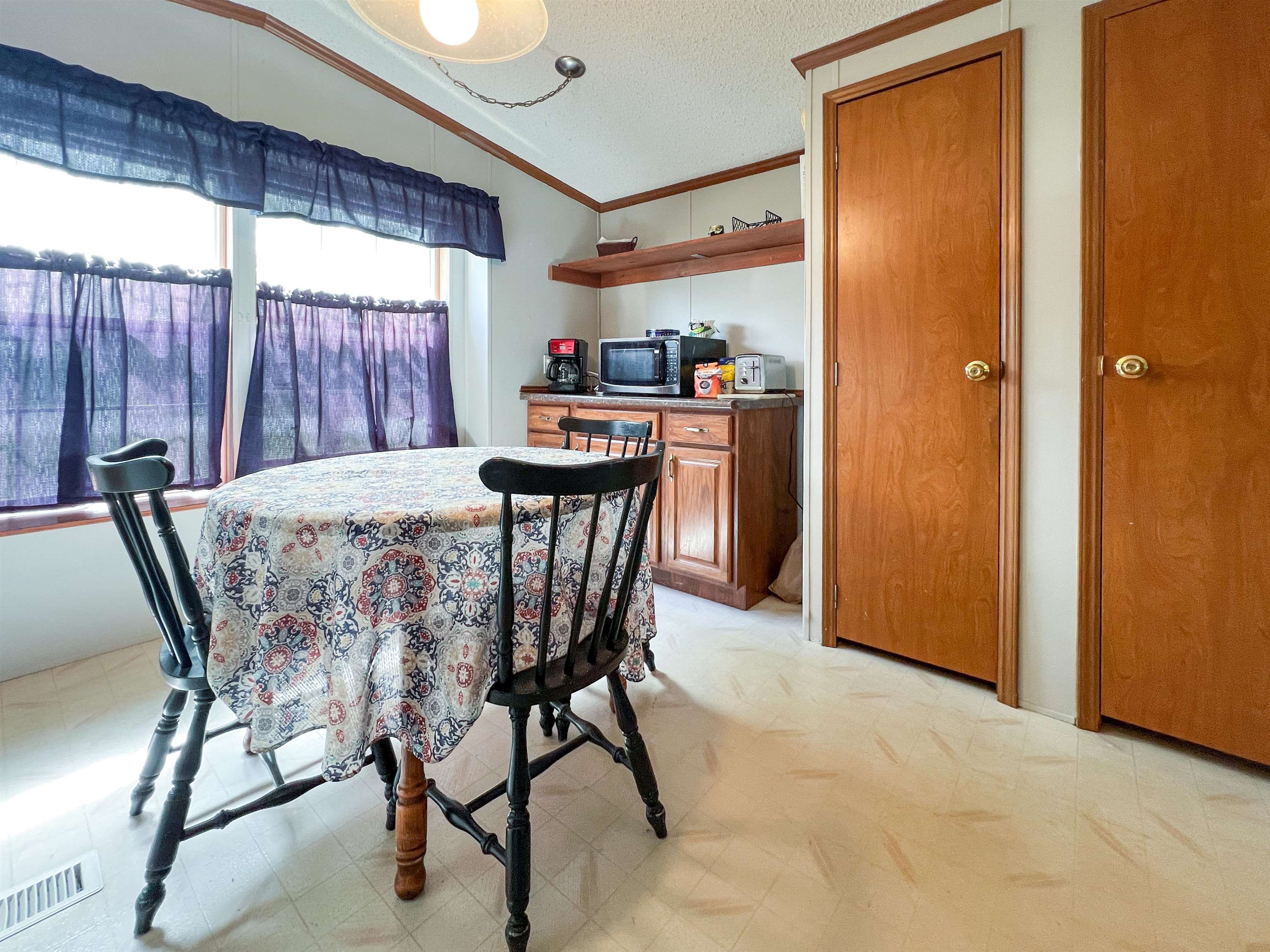 10 Marc Avenue Property Photo 22