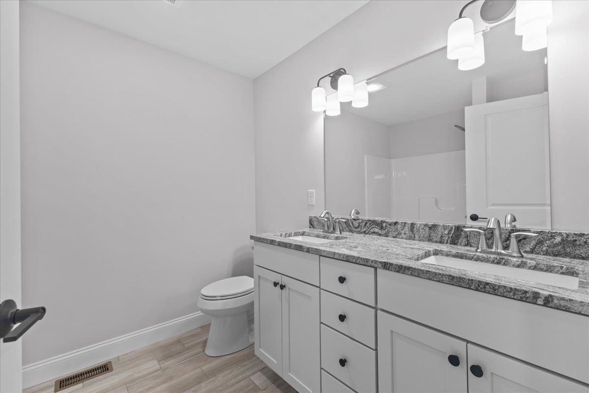 18 Walters Way Property Photo 19