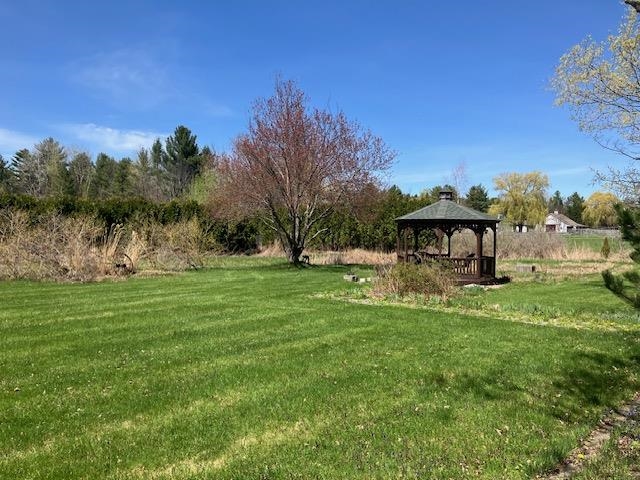107 Middle Road Property Photo 4