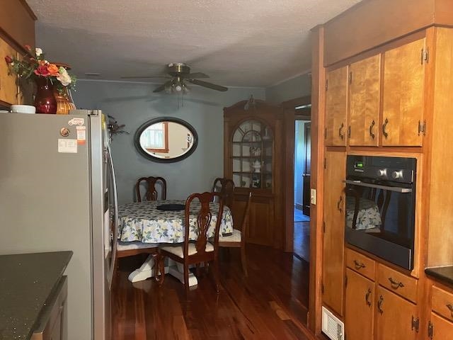 107 Middle Road Property Photo 9