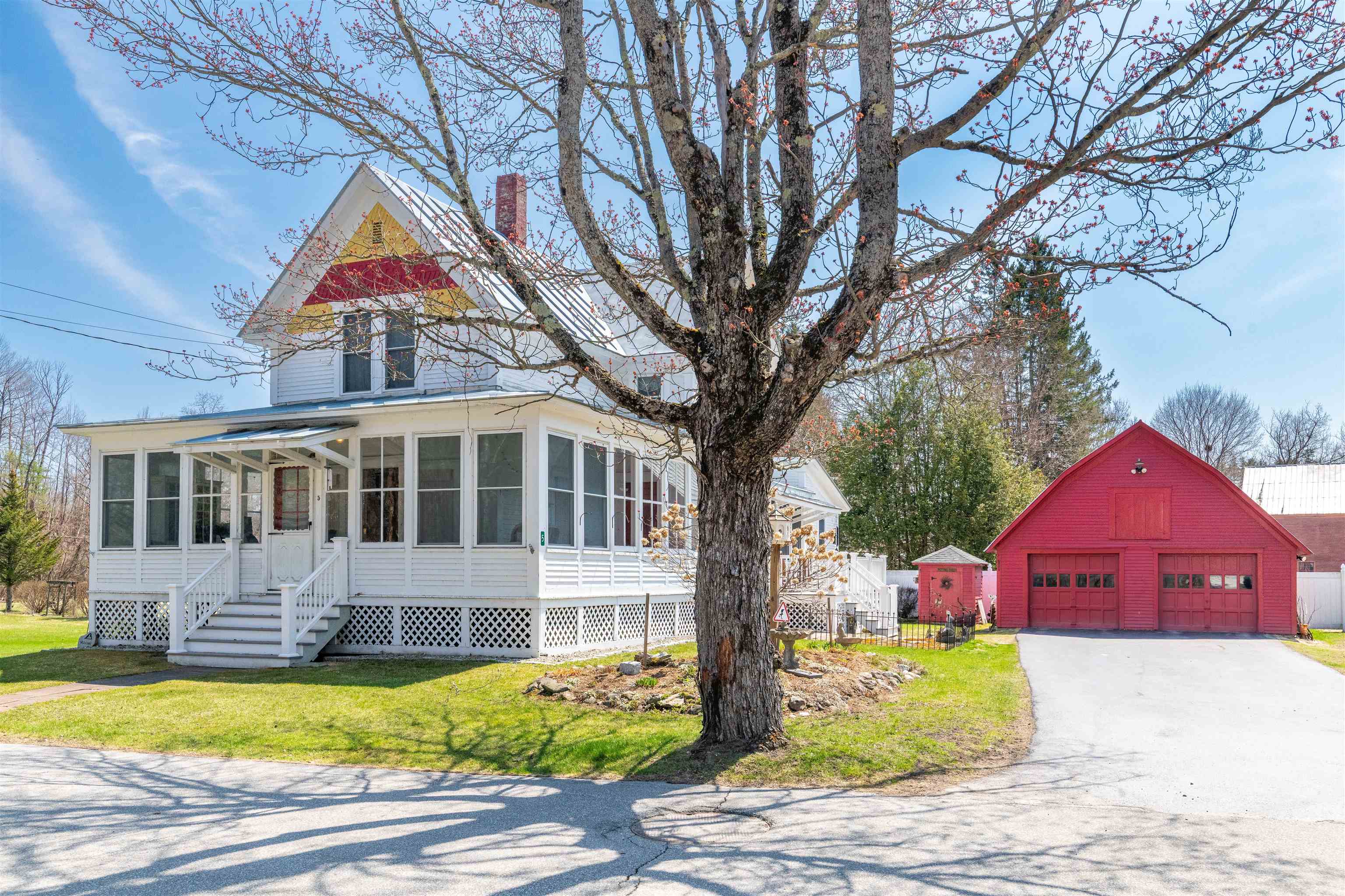 5 Maple Street Property Photo 1