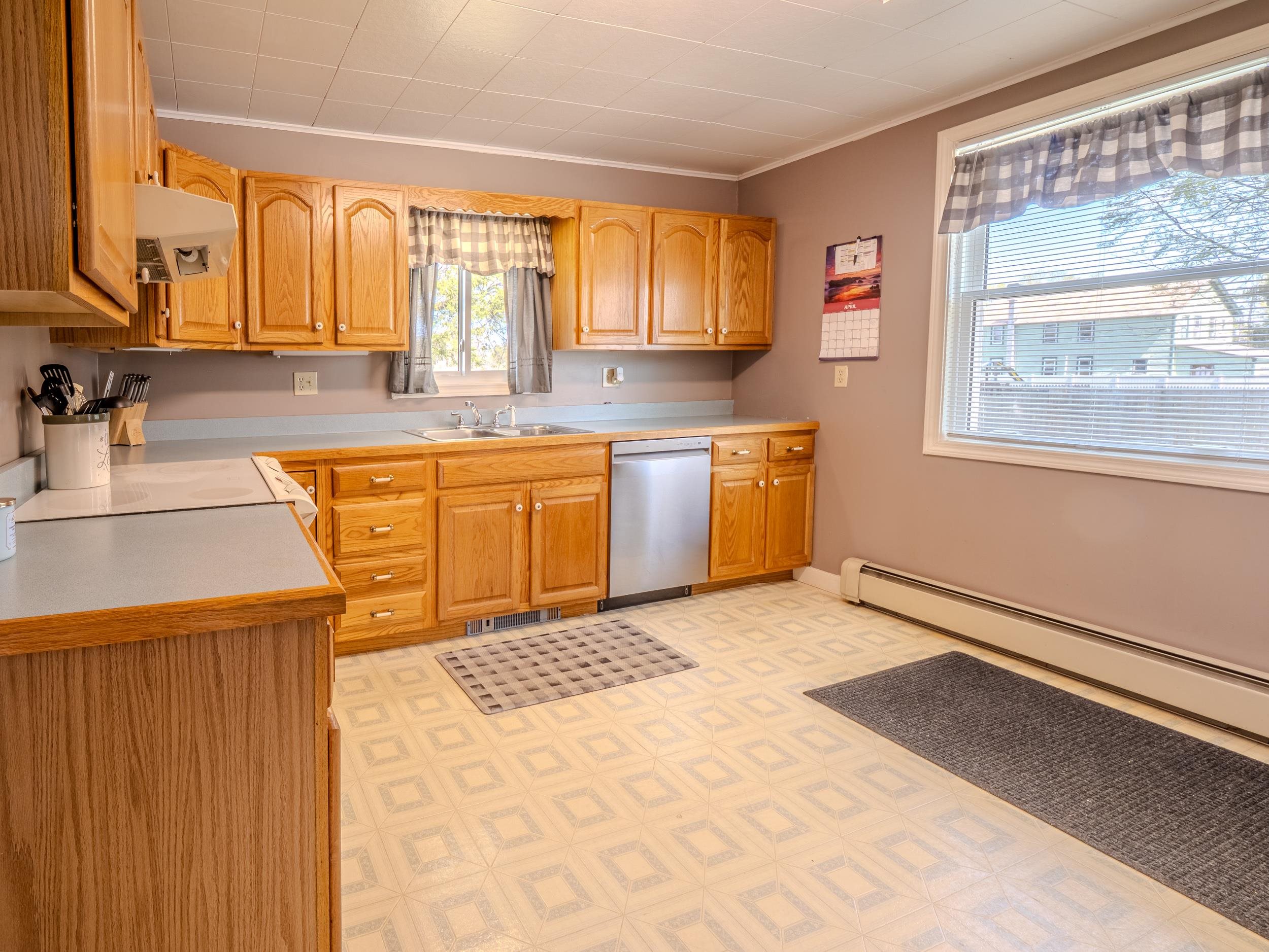 652 York Street Property Photo 13