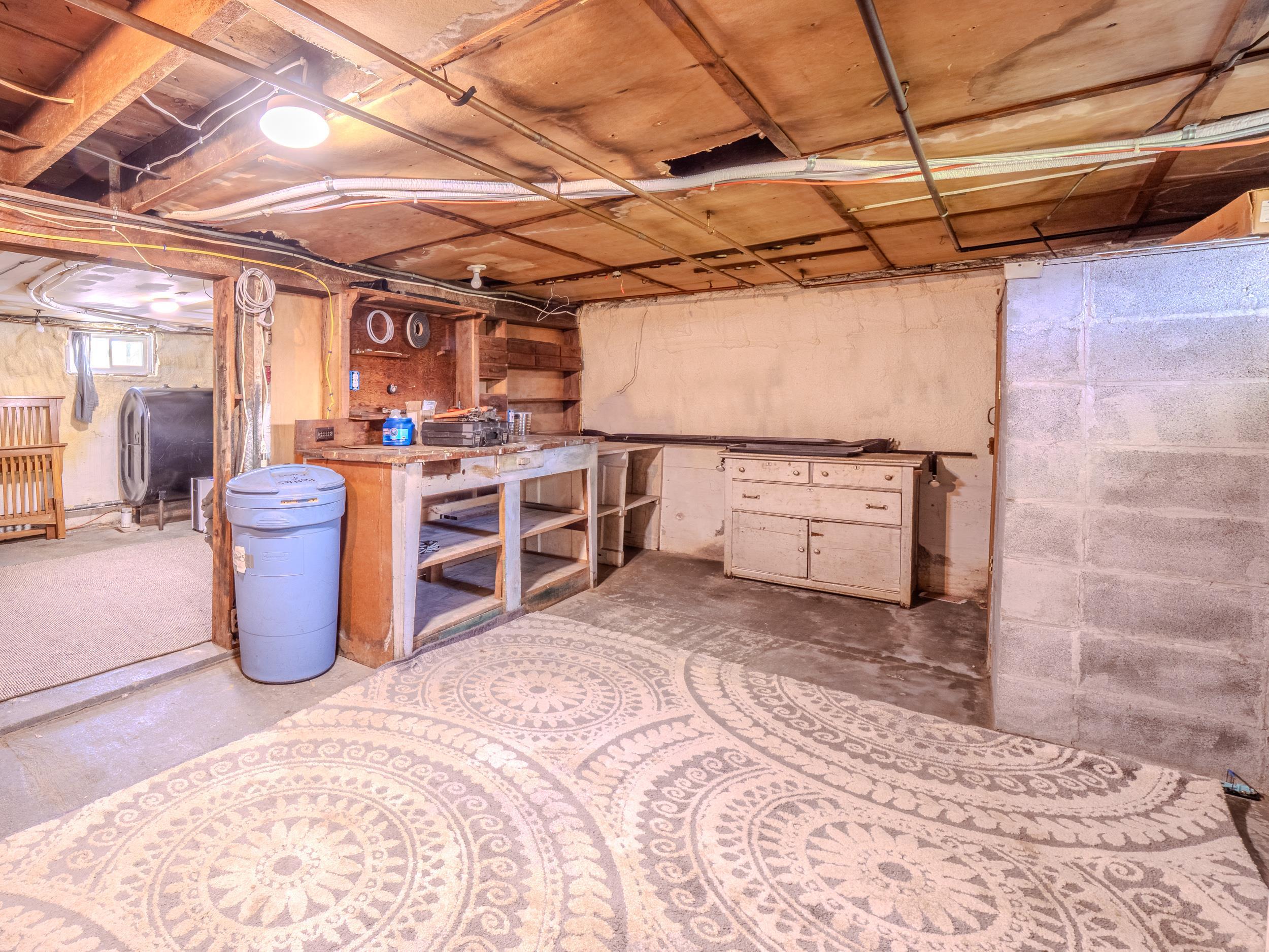 652 York Street Property Photo 31