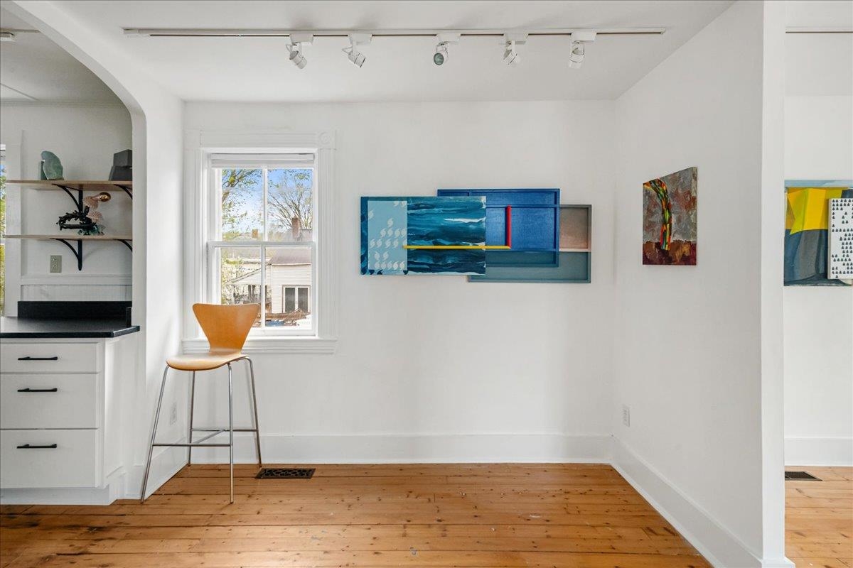 37 Green Street Property Photo 5