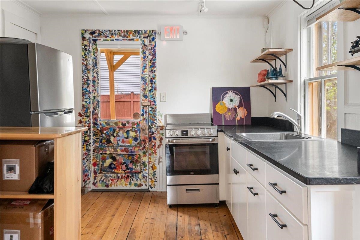 37 Green Street Property Photo 6