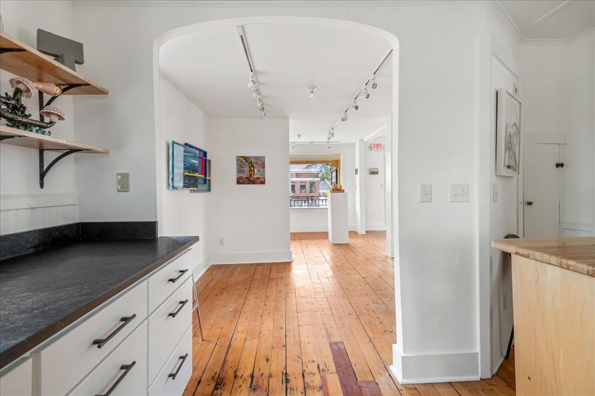 37 Green Street Property Photo 8