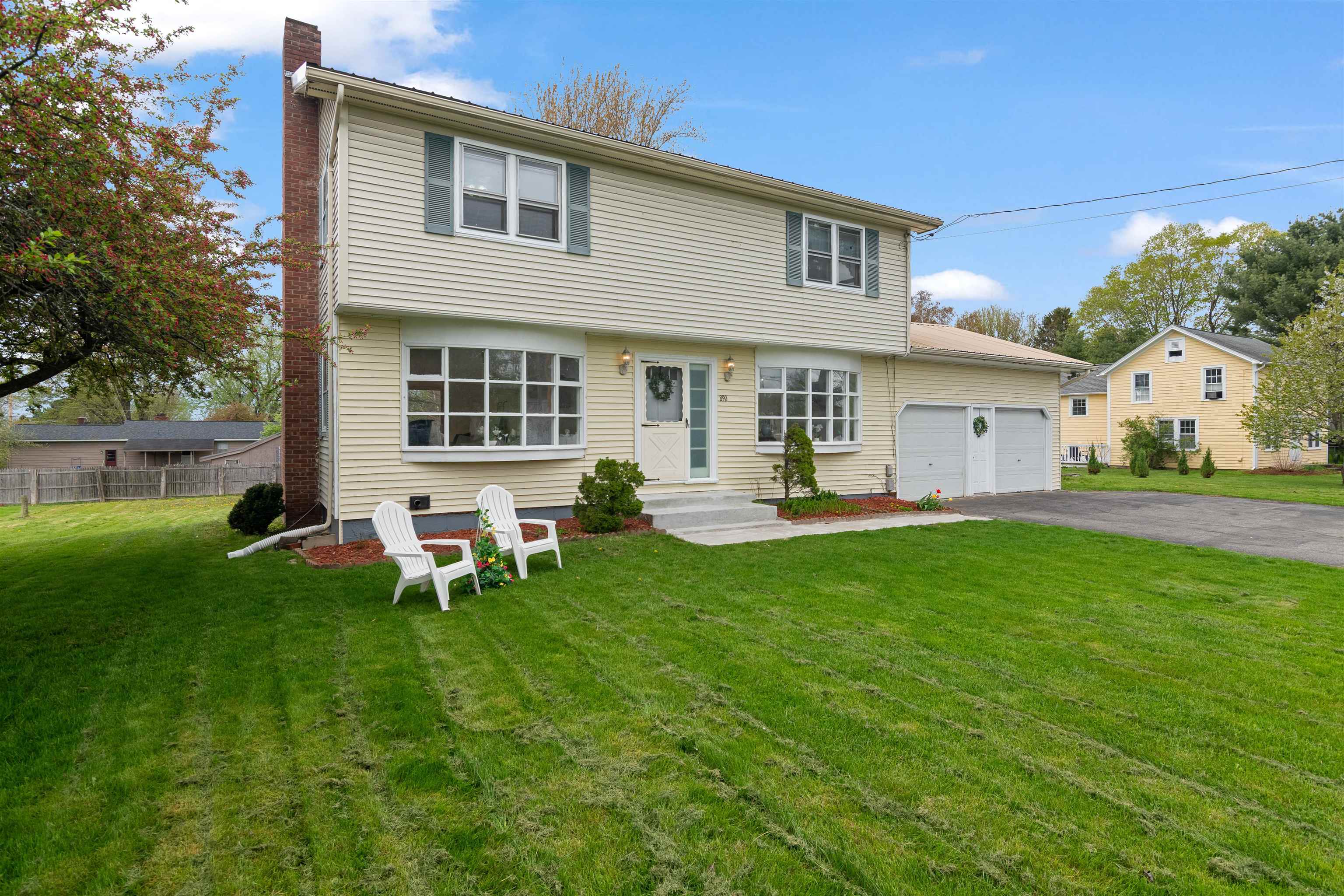 890 Essex Road Property Photo 1