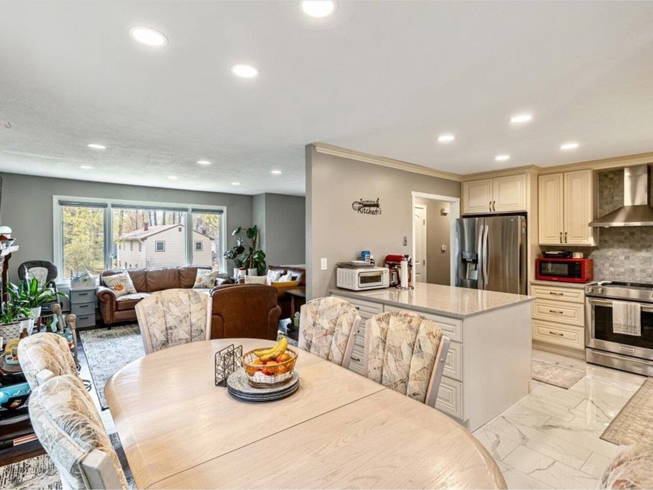 33 Rosewood Lane Property Photo 6