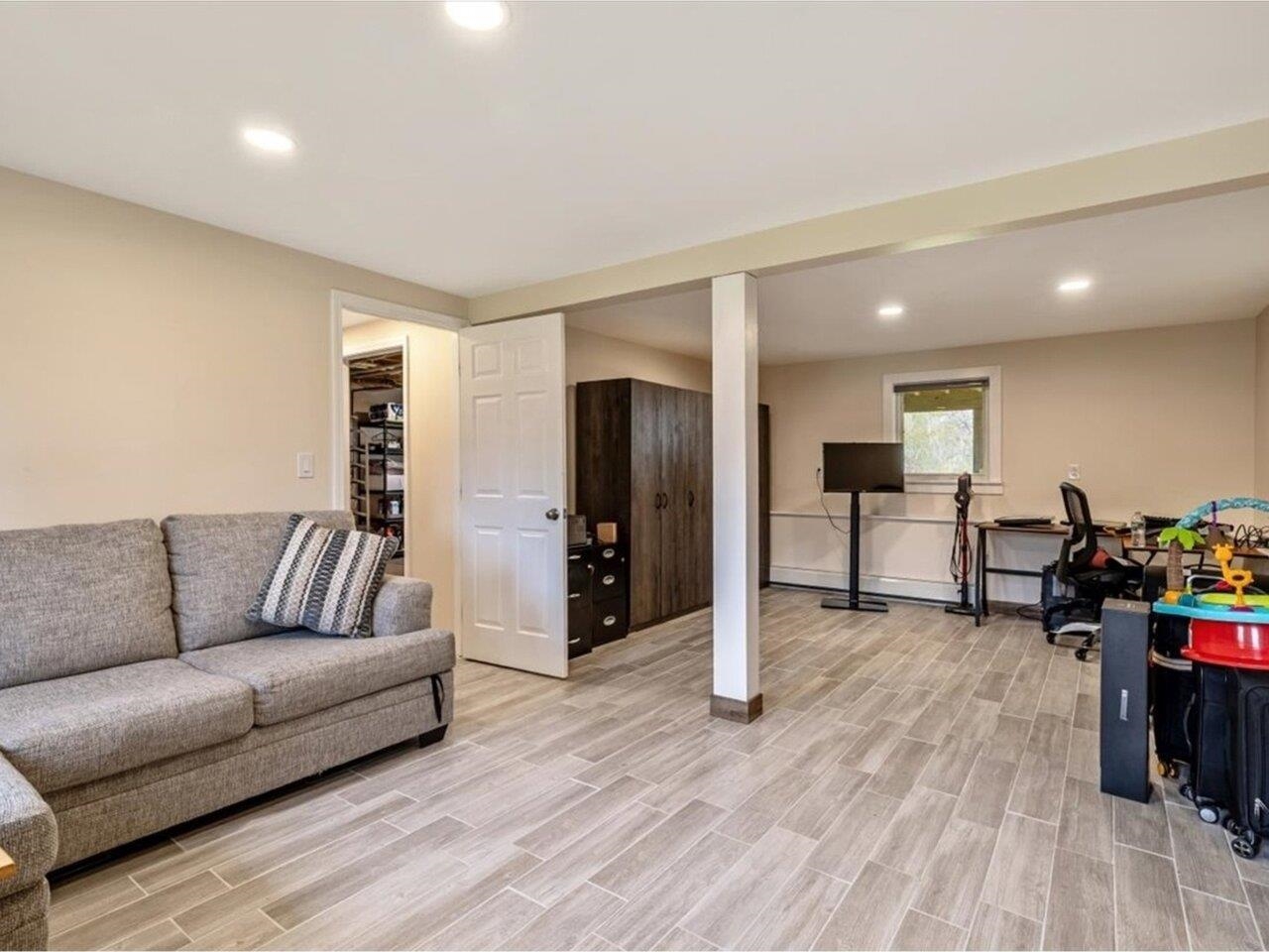 33 Rosewood Lane Property Photo 25