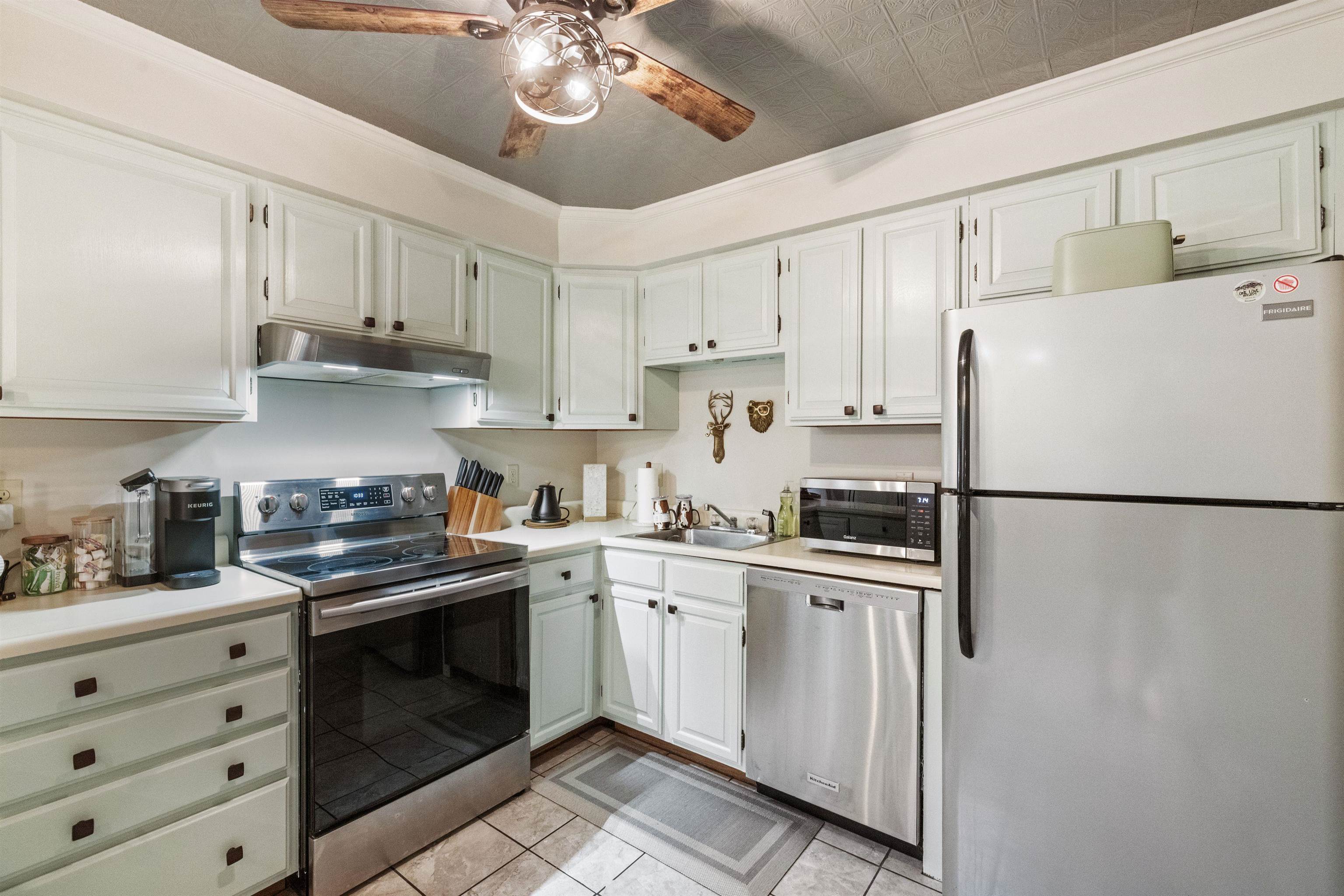 227 Main Street Property Photo 5