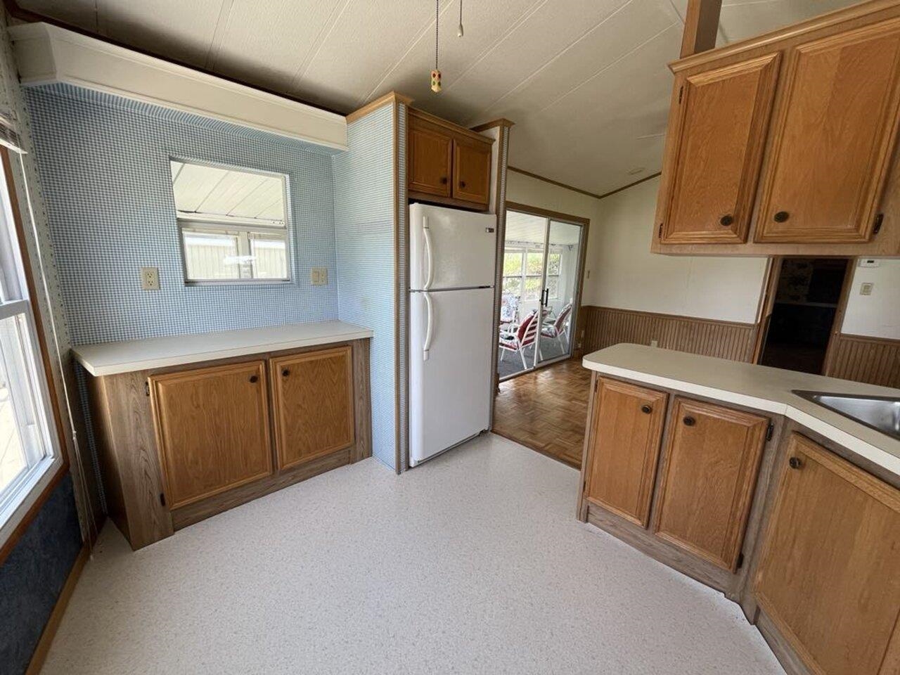 17 Jonathan Circle Property Photo 5