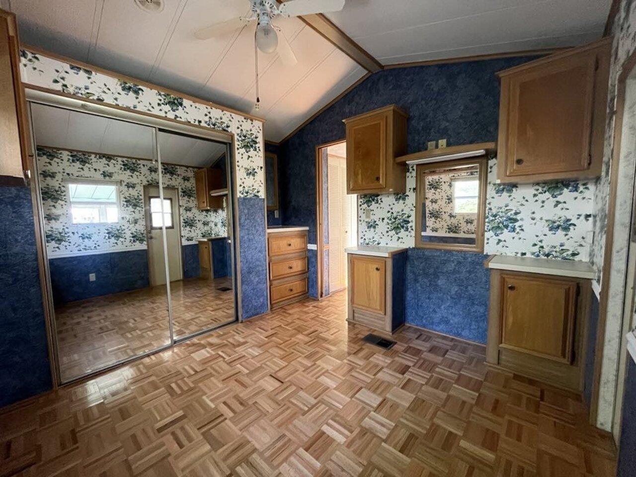 17 Jonathan Circle Property Photo 7