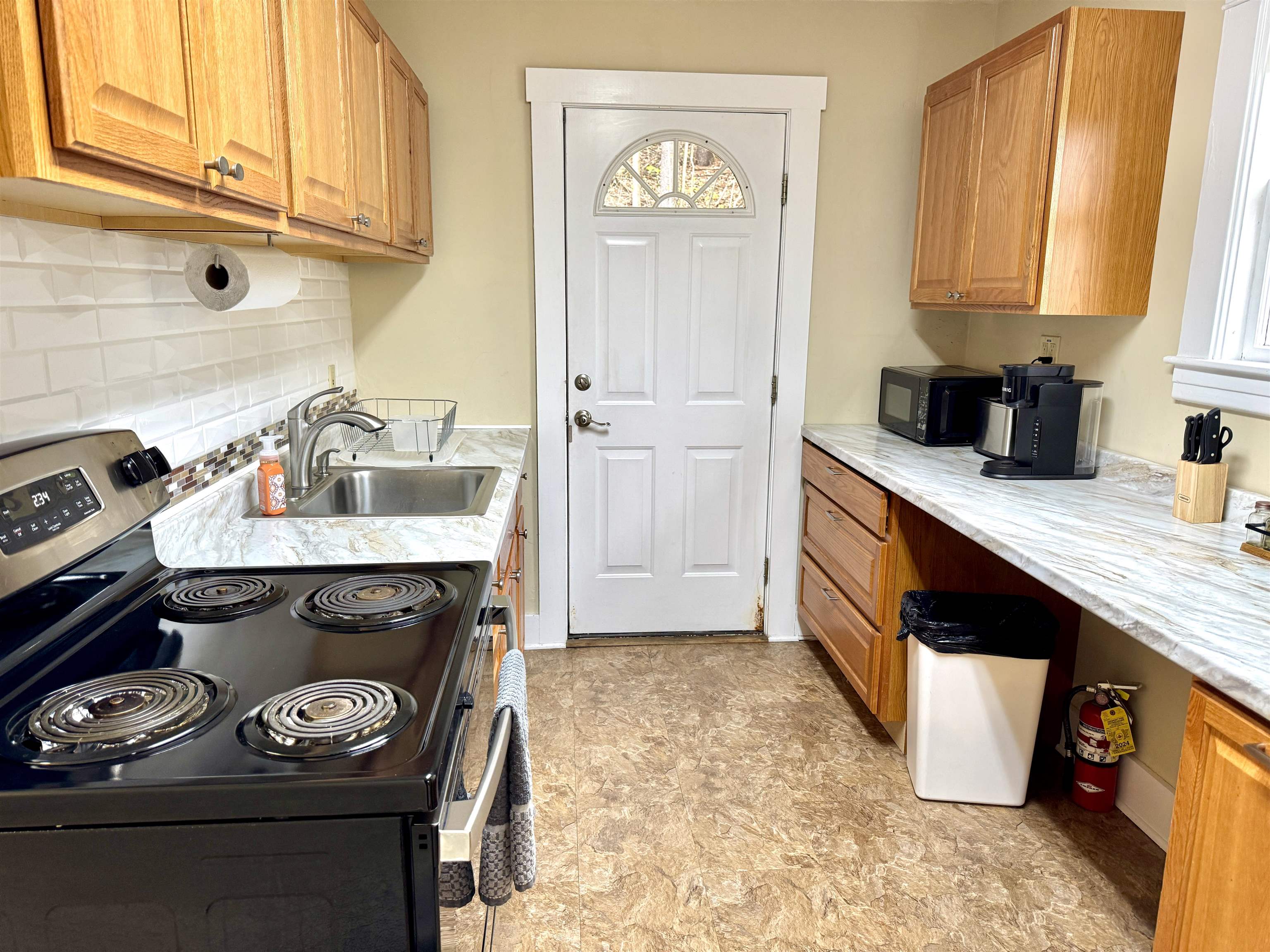 371 River Street Property Photo 9