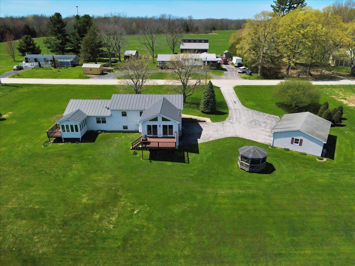 132 East Shore South Property Photo 4