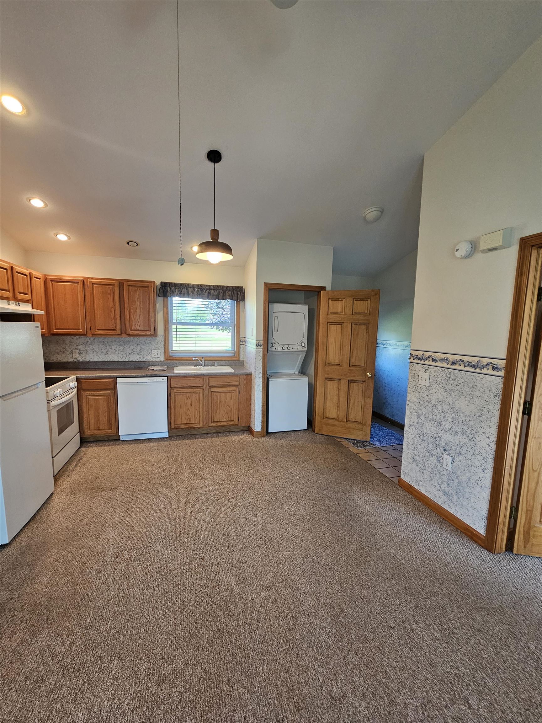 132 East Shore South Property Photo 39