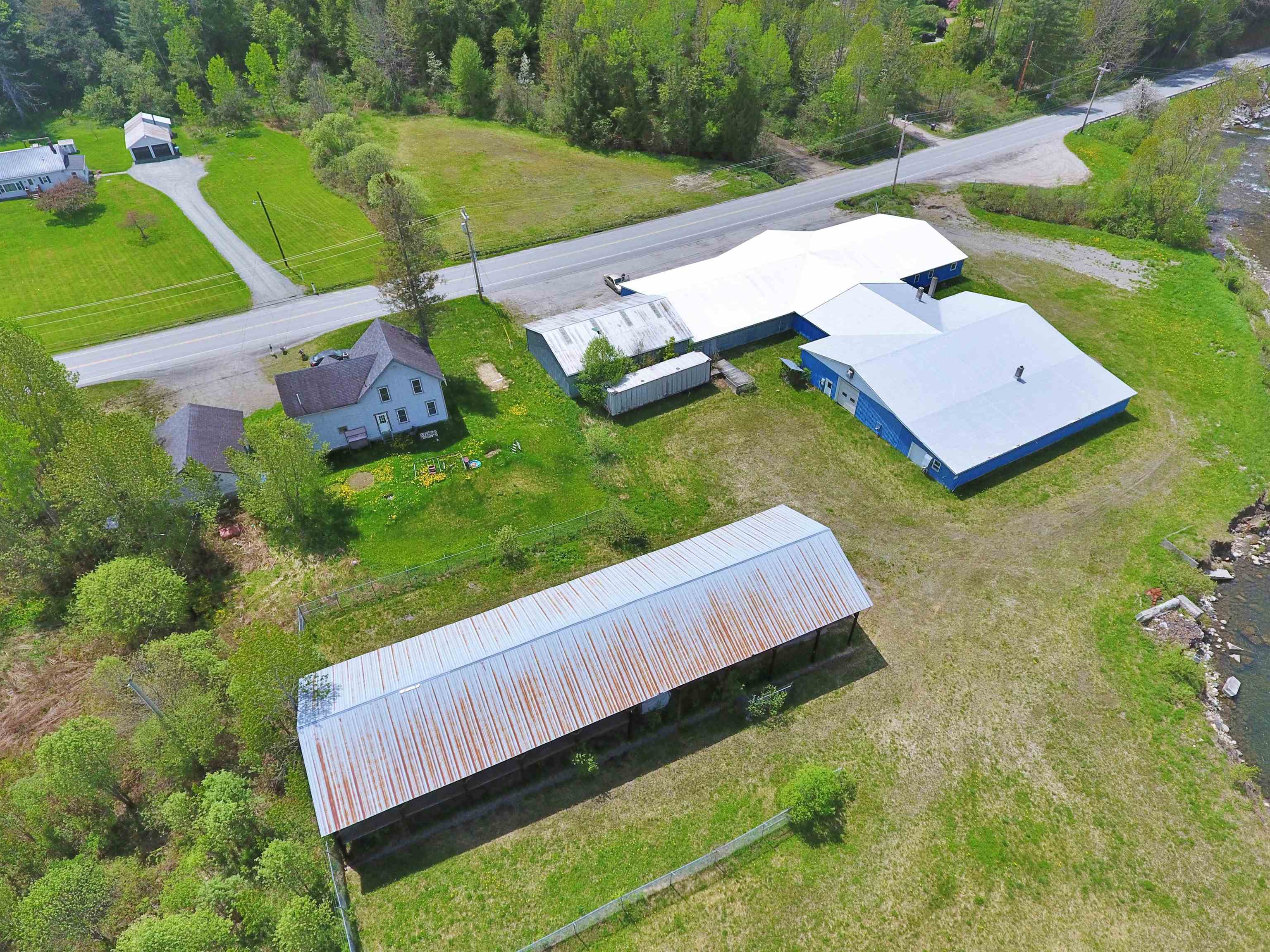 303 Willoughby Avenue Property Photo 6