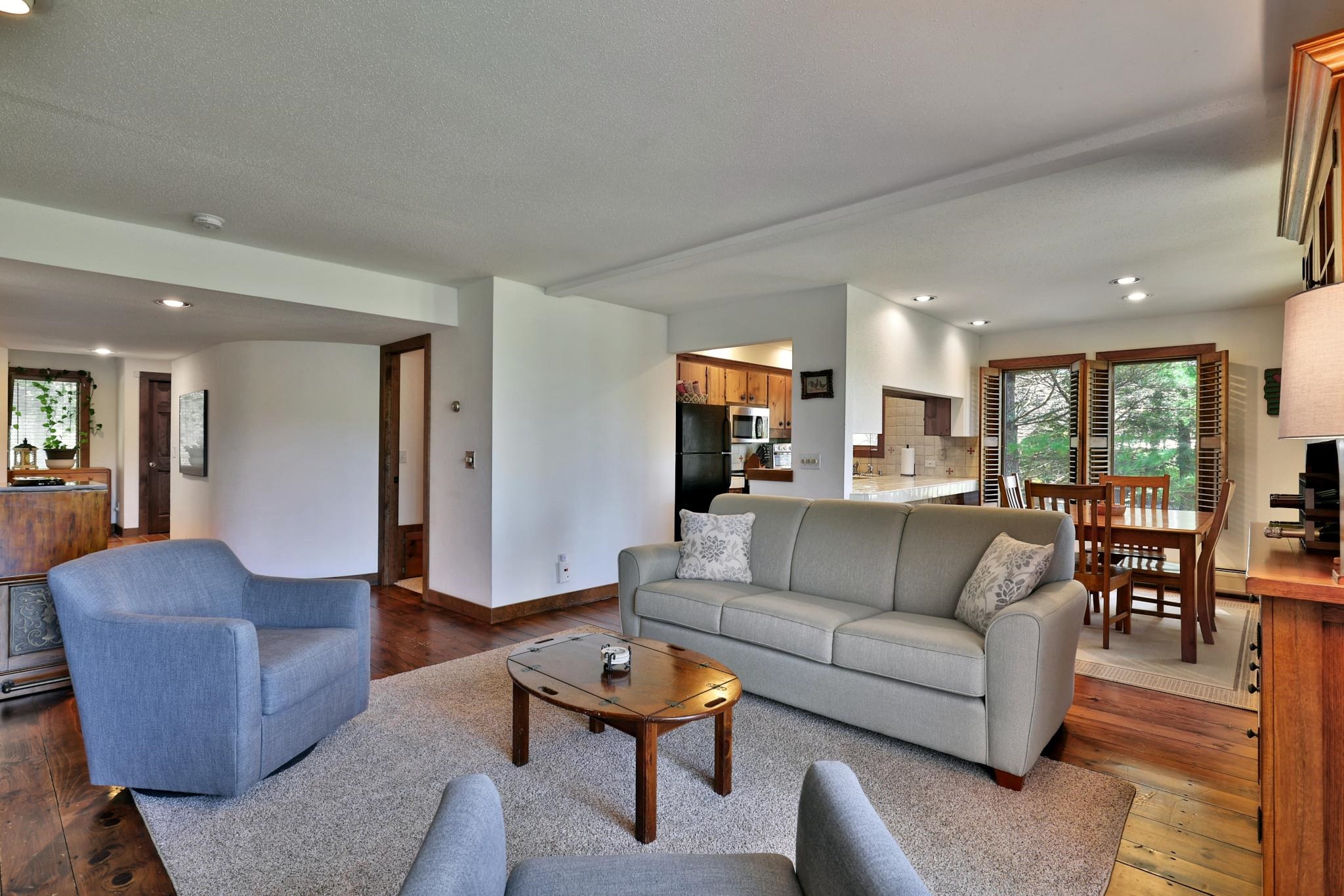 1226 East Ash Road Property Photo 7