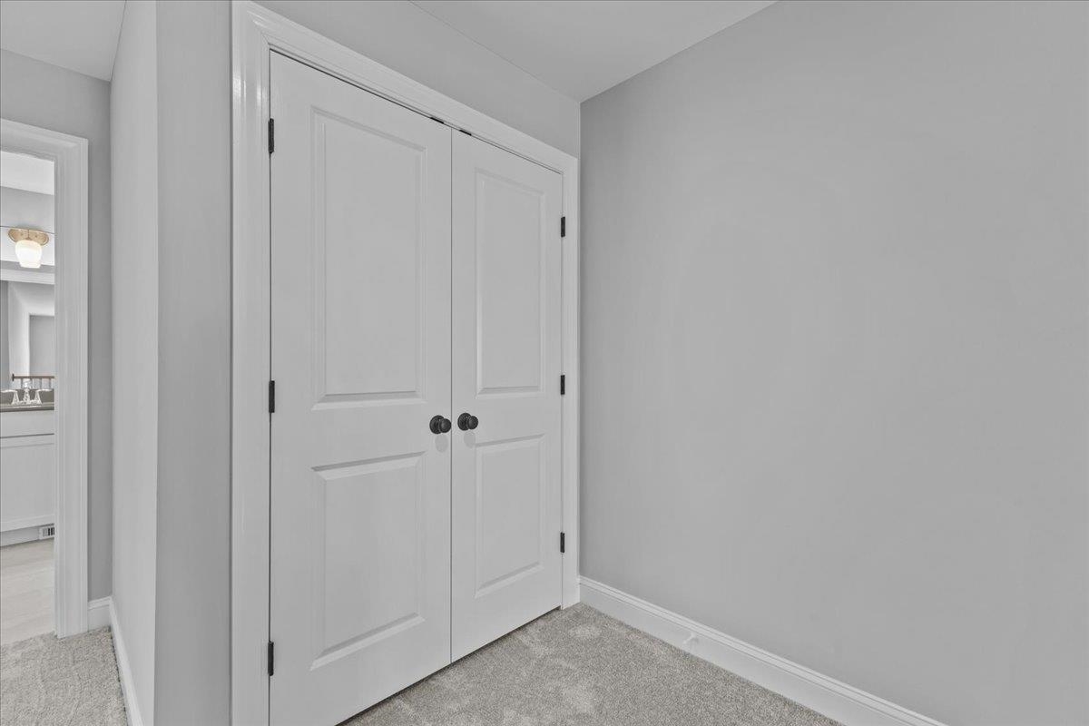 262-1 Midland Avenue Property Photo 24