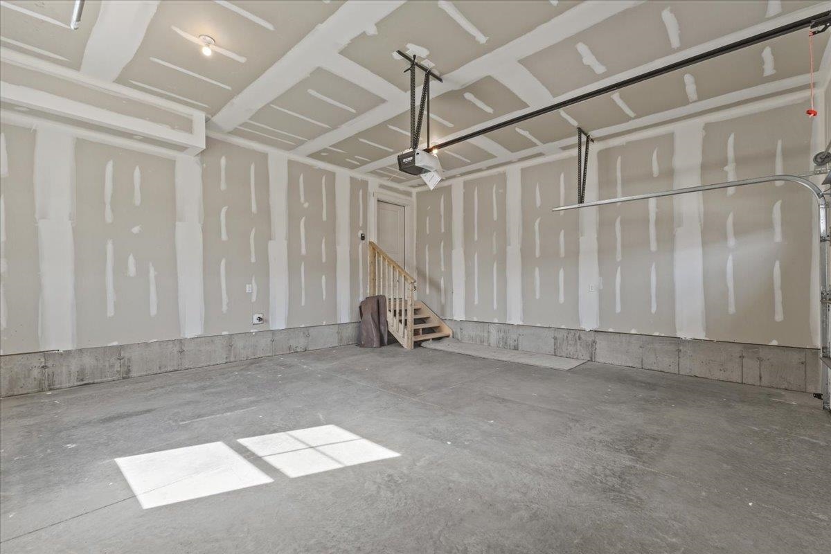 262-1 Midland Avenue Property Photo 26