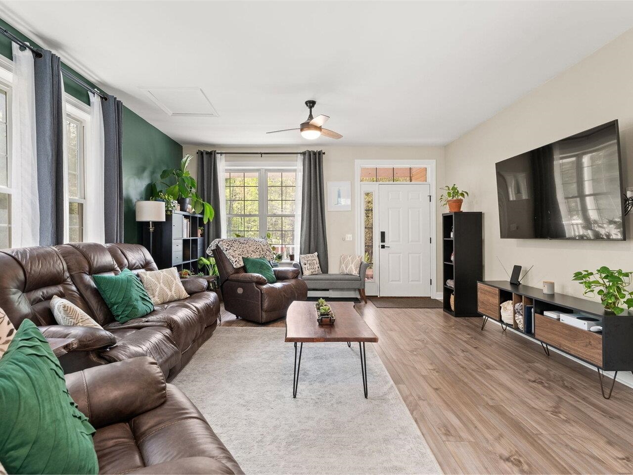 588 Route 7 South Property Photo 6