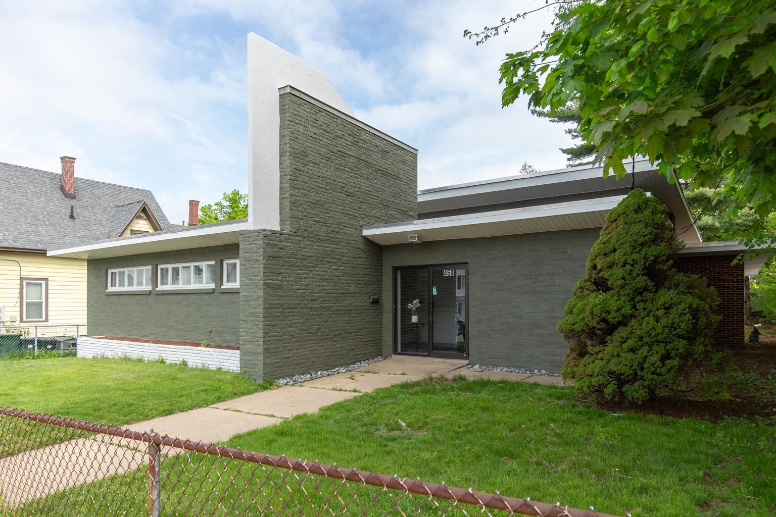 450 Hanover Street Property Photo 1