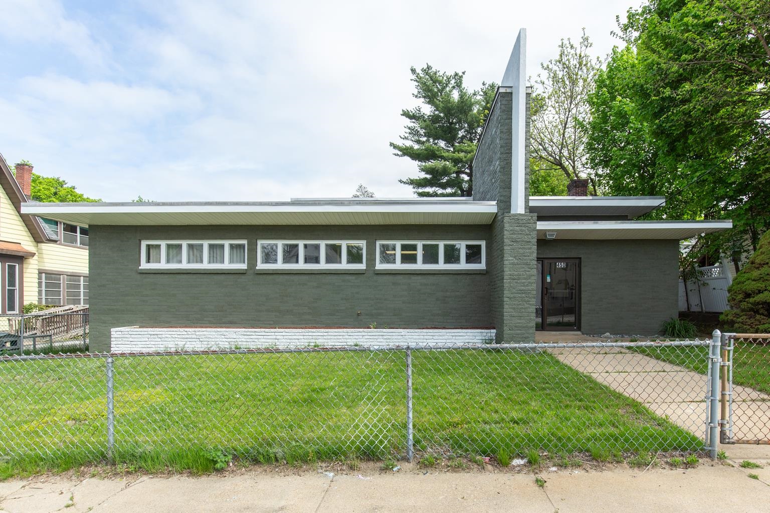 450 Hanover Street Property Photo 4