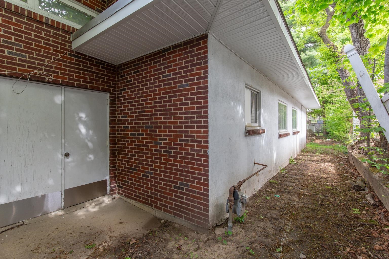 450 Hanover Street Property Photo 28