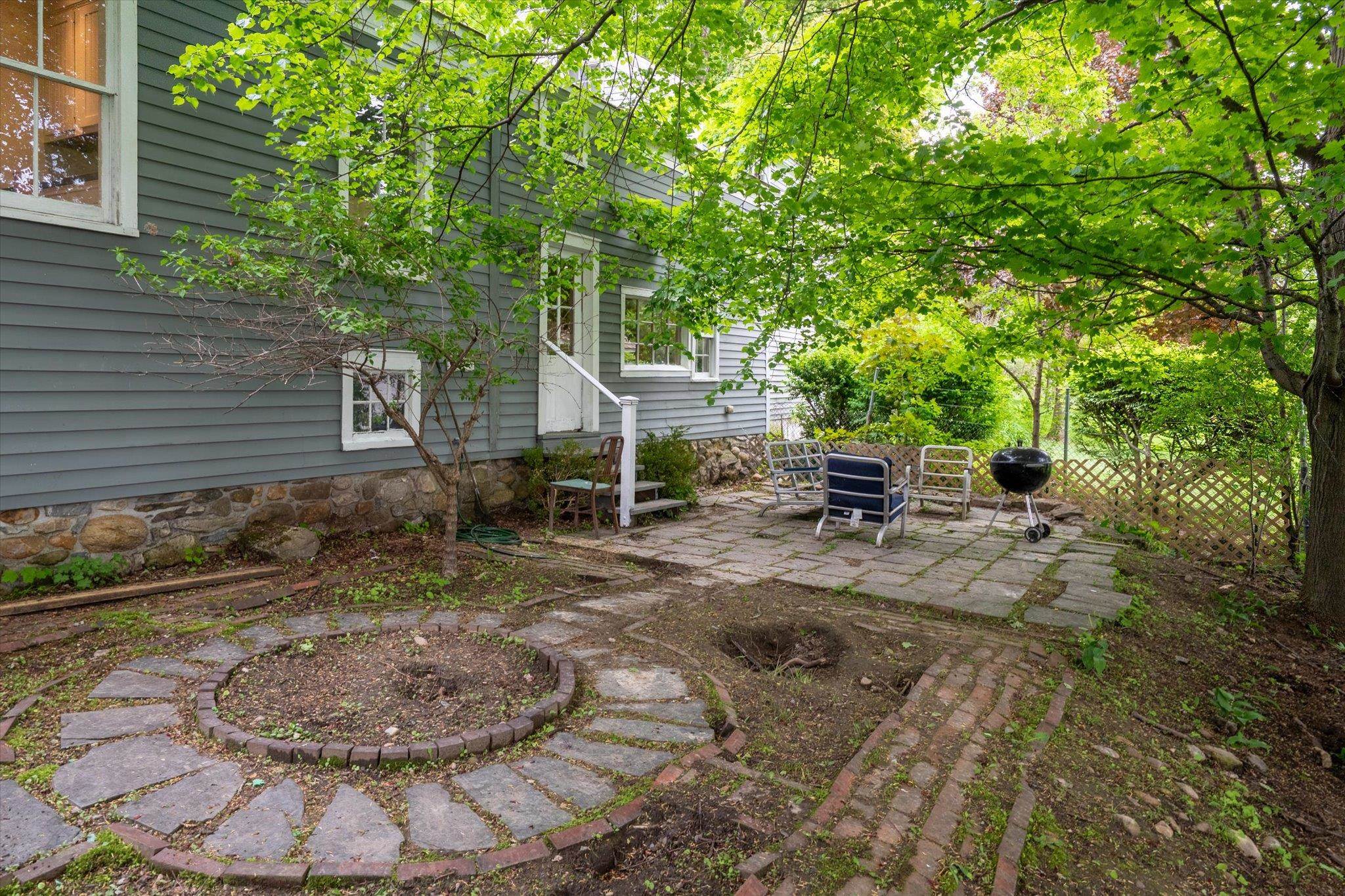 21 Main Street Property Photo 6