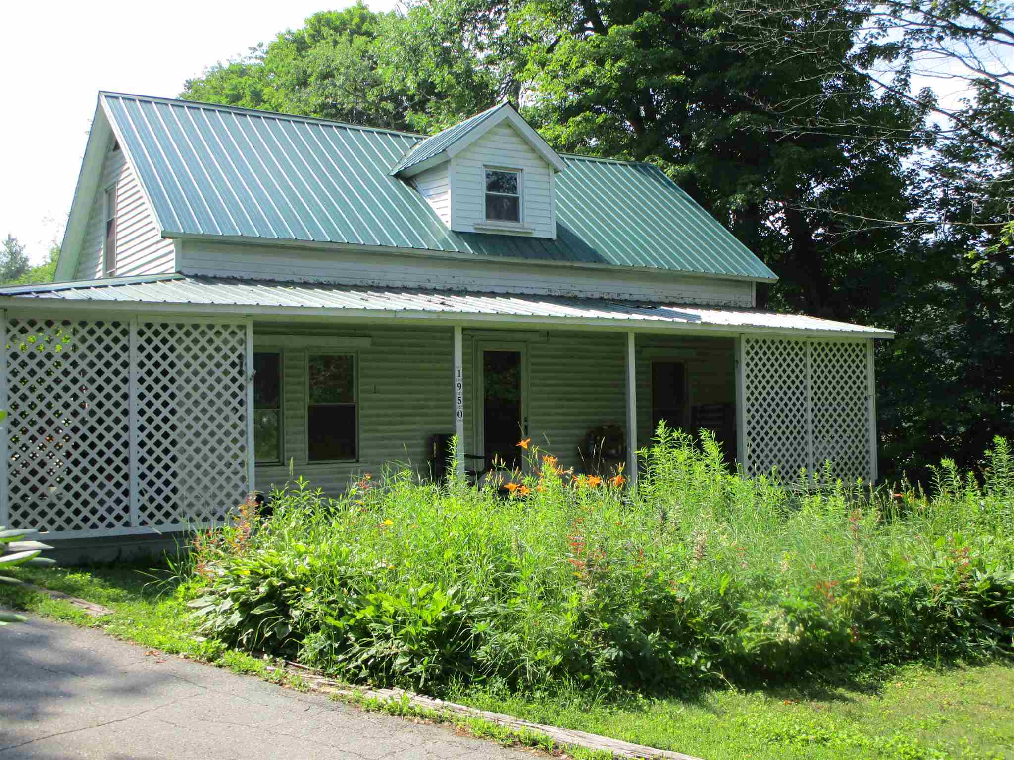 1950 North Main Street Property Photo 1